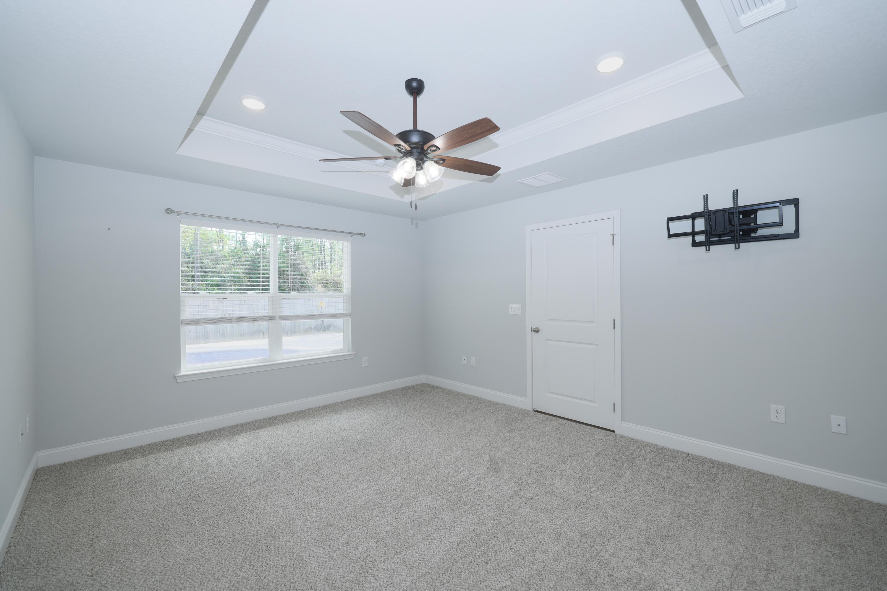 COMMODORE PARK - Residential