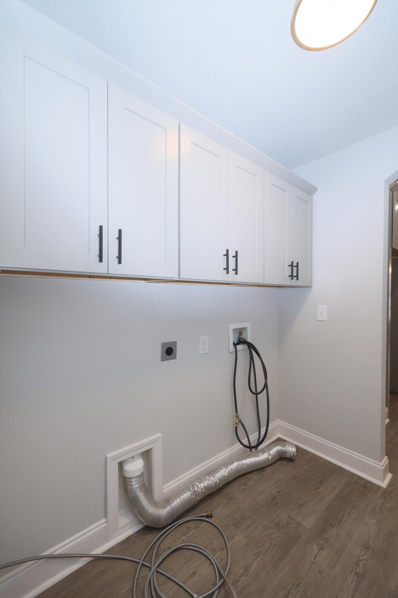 COMMODORE PARK - Residential