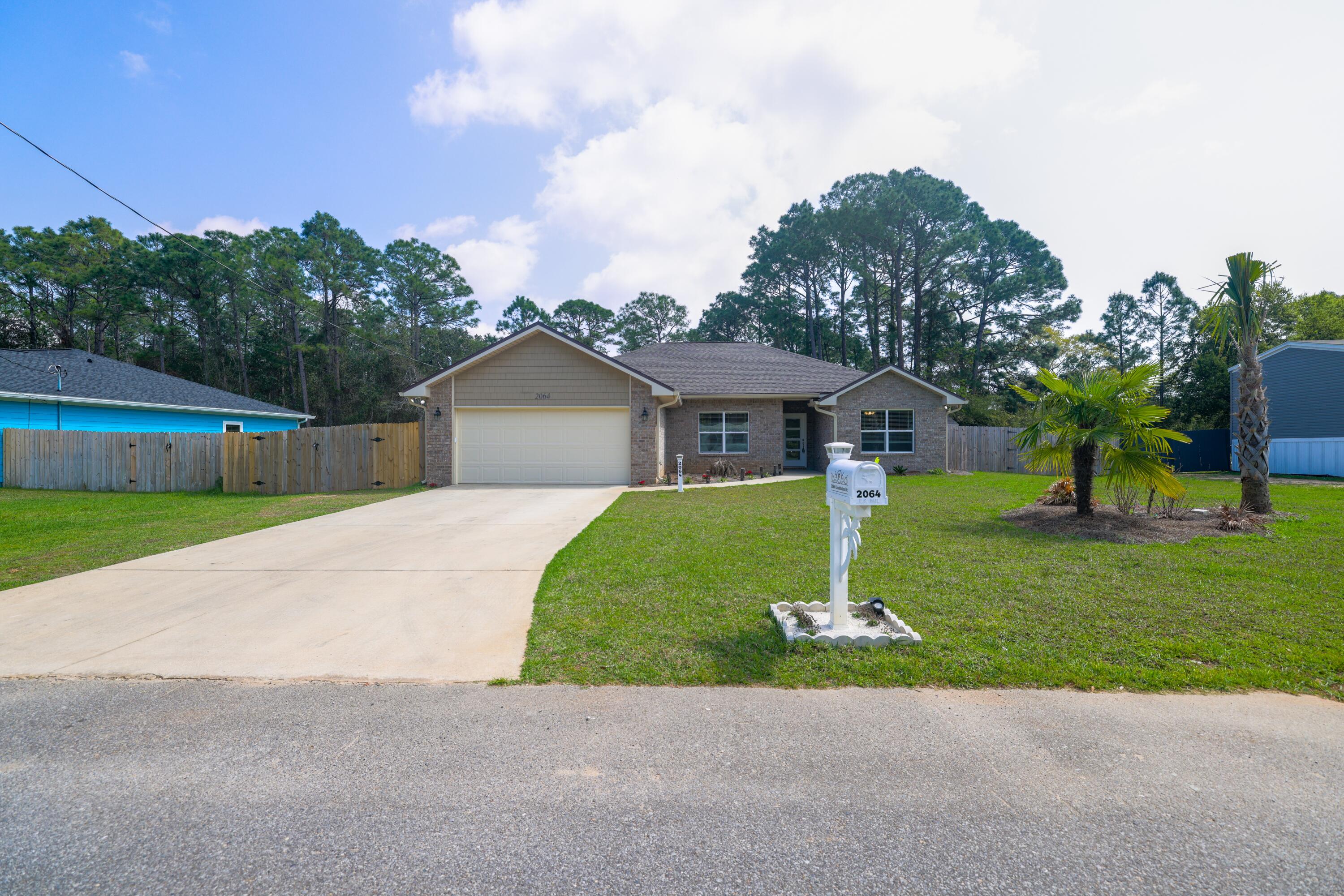 COMMODORE PARK - Residential