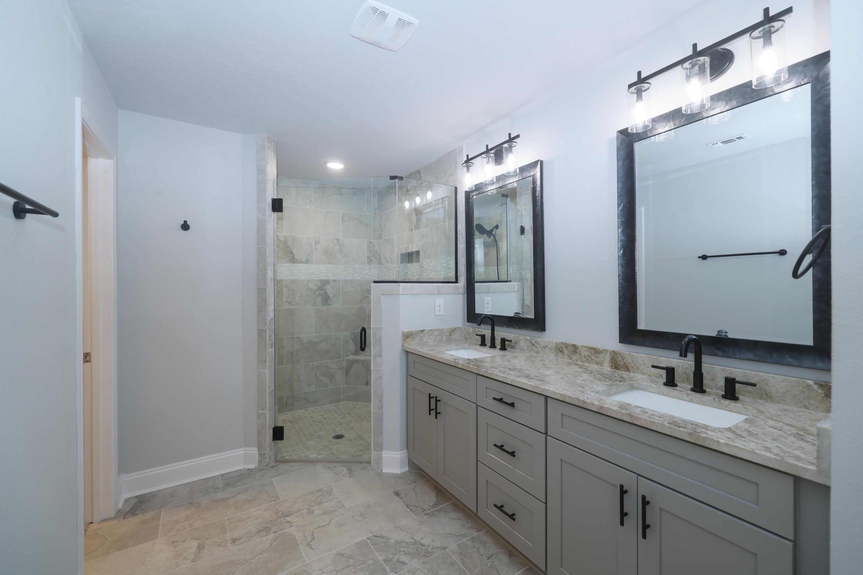 COMMODORE PARK - Residential