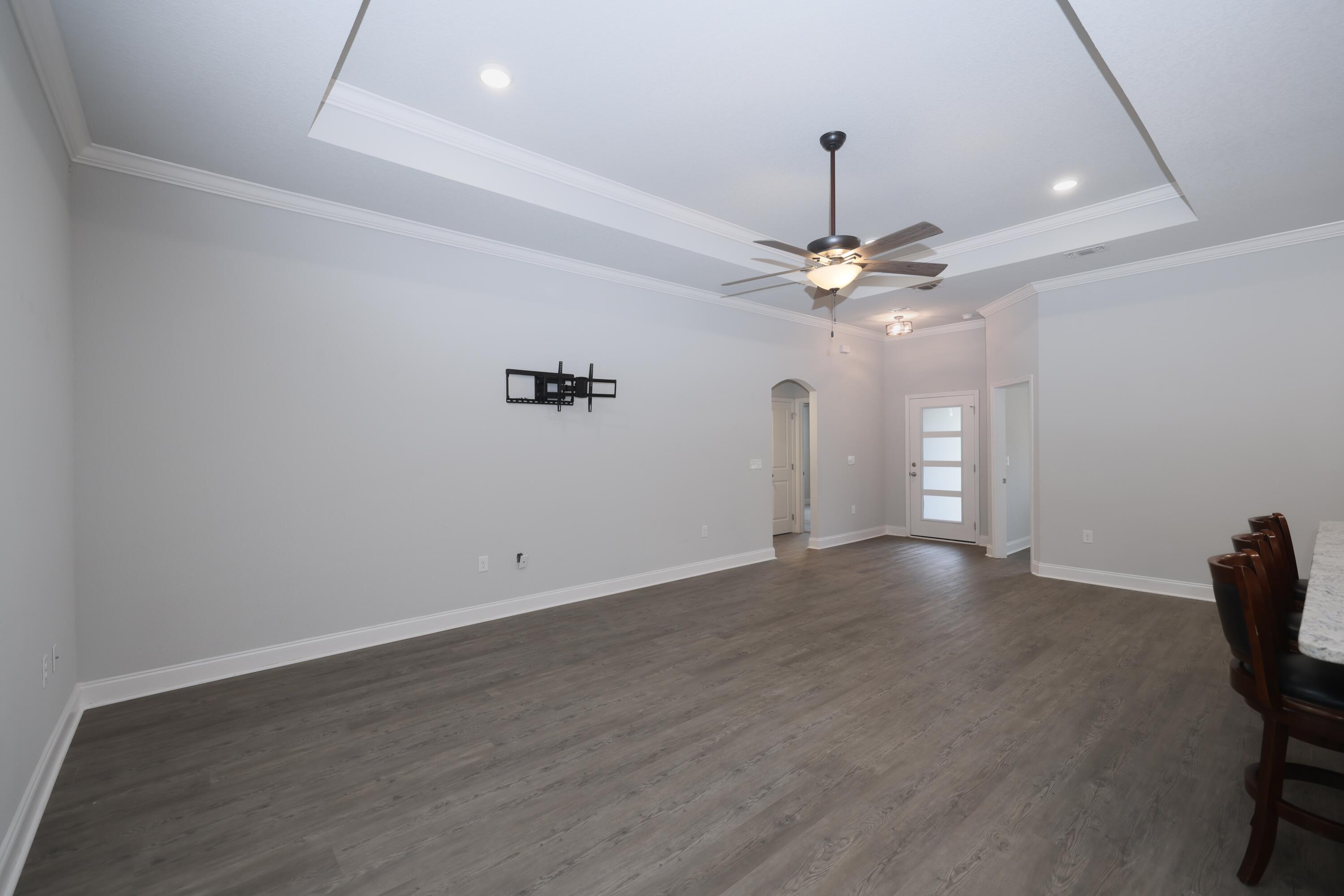 COMMODORE PARK - Residential