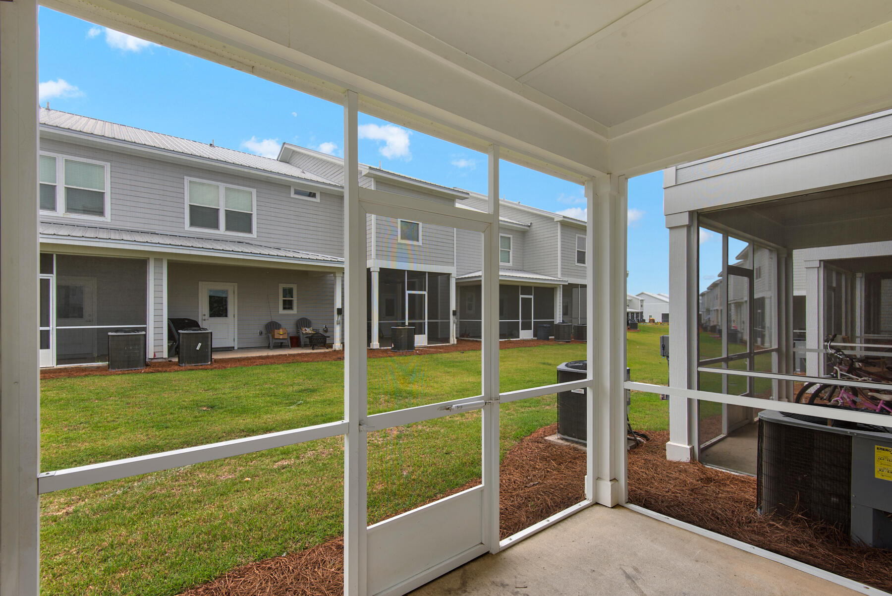 VERANDAS OF FREEPORT, THE - Residential Lease