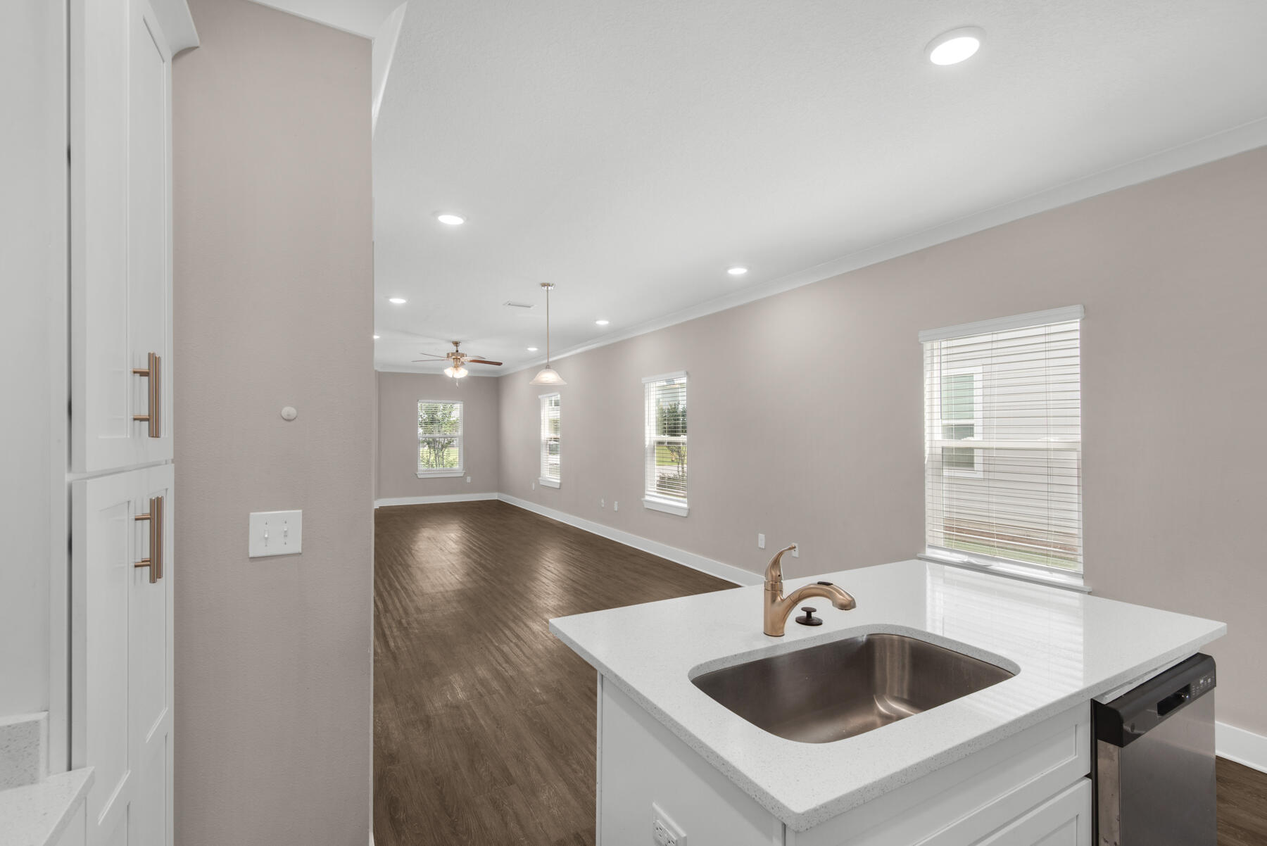 VERANDAS OF FREEPORT, THE - Residential Lease