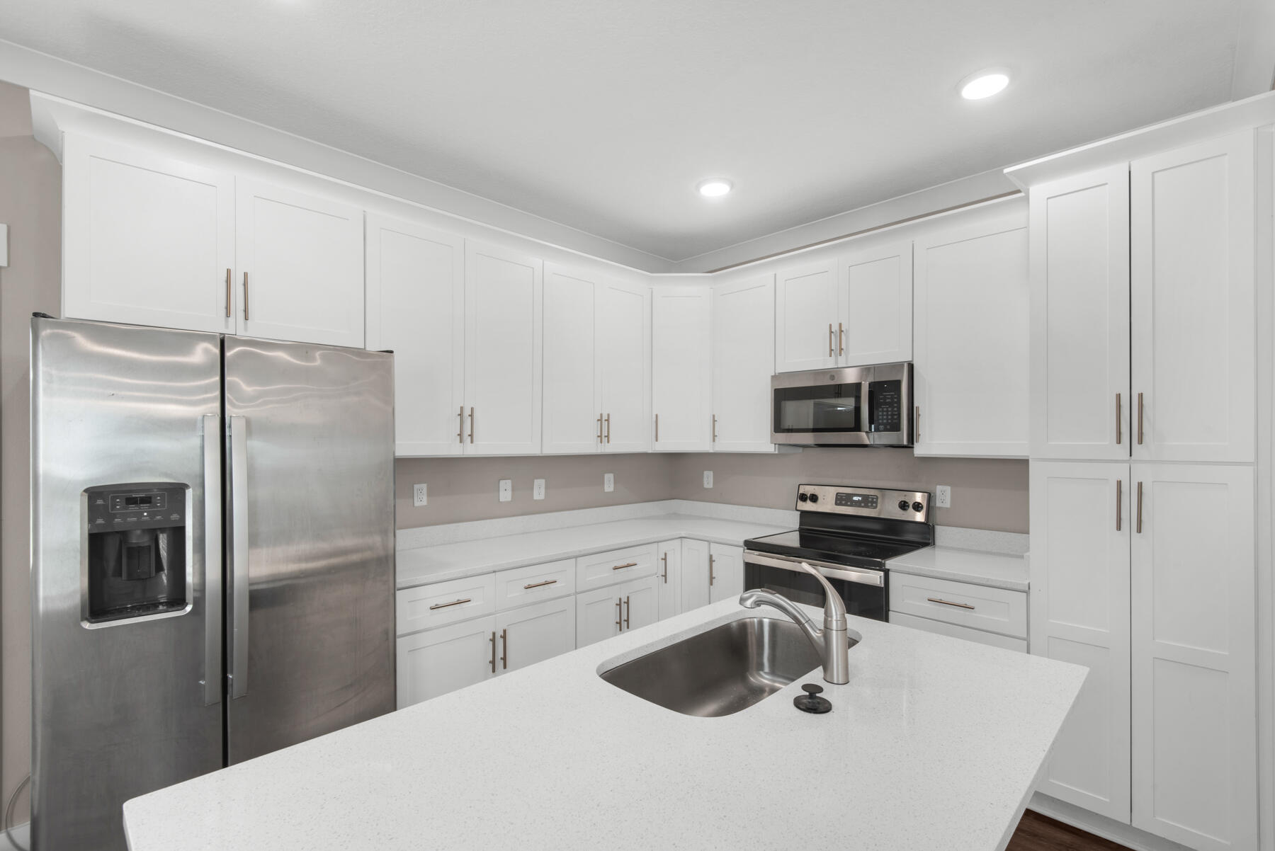 VERANDAS OF FREEPORT, THE - Residential Lease