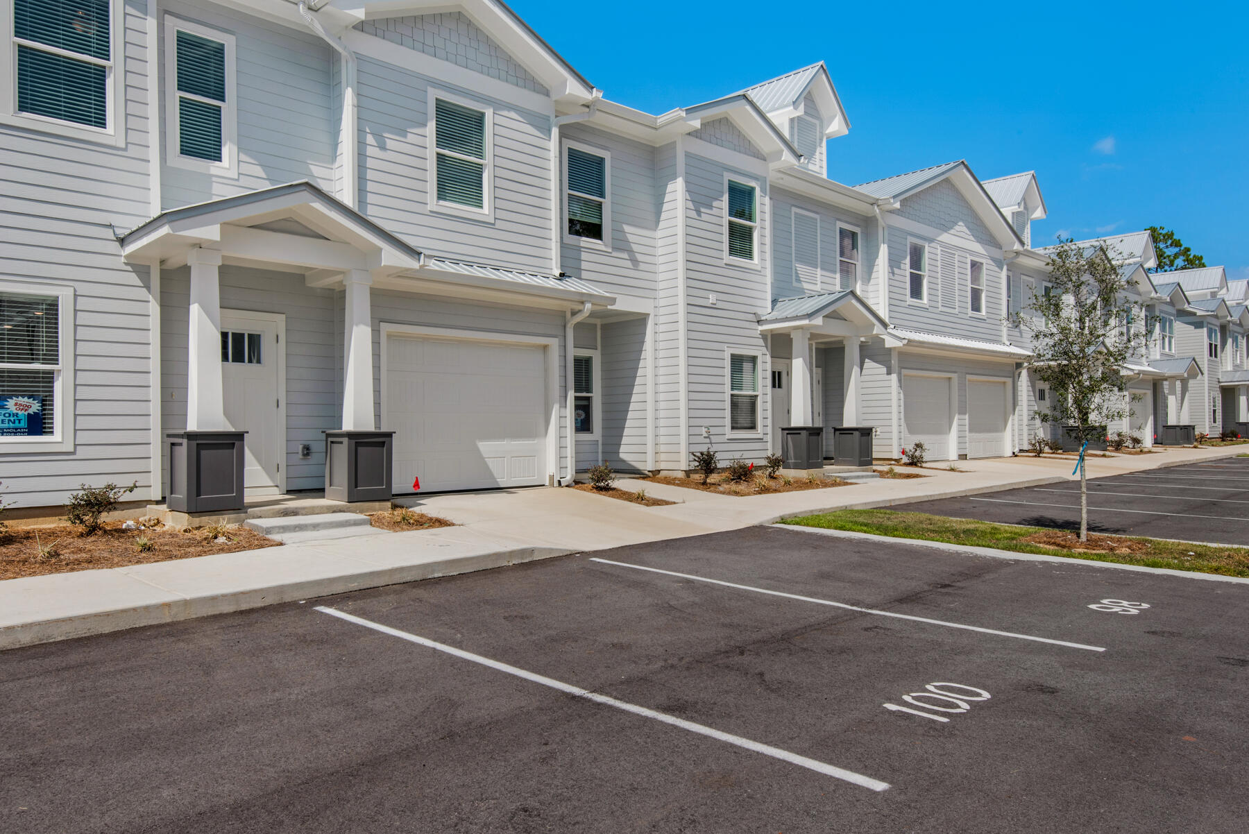 VERANDAS OF FREEPORT, THE - Residential Lease