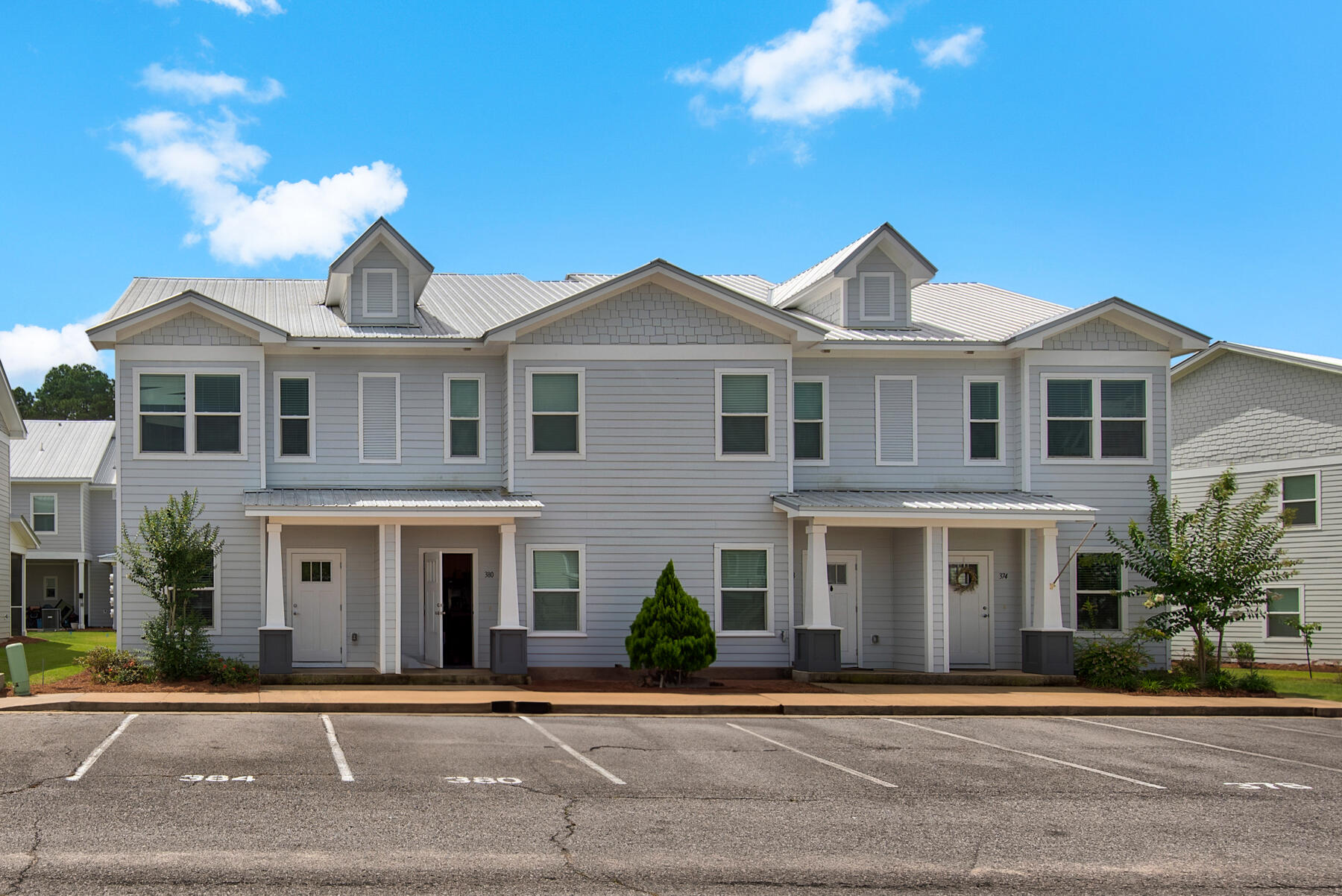 VERANDAS OF FREEPORT, THE - Residential Lease