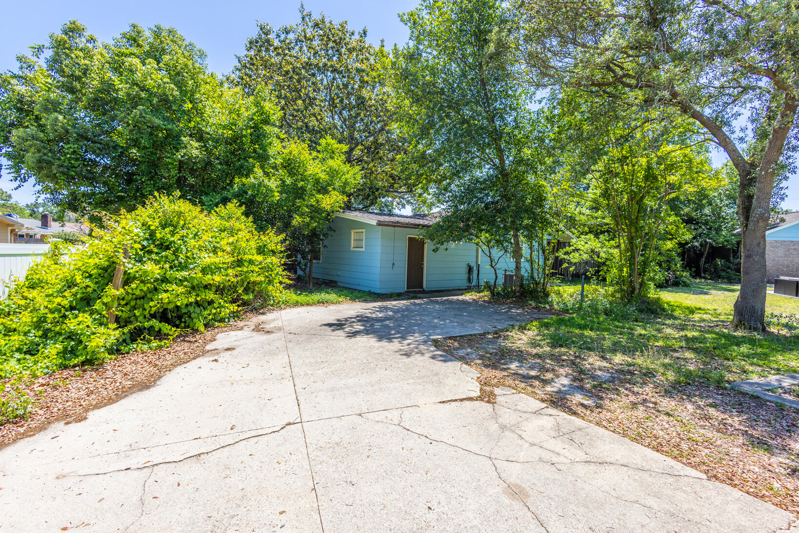 COLONIAL HEIGHTS - Residential Lease