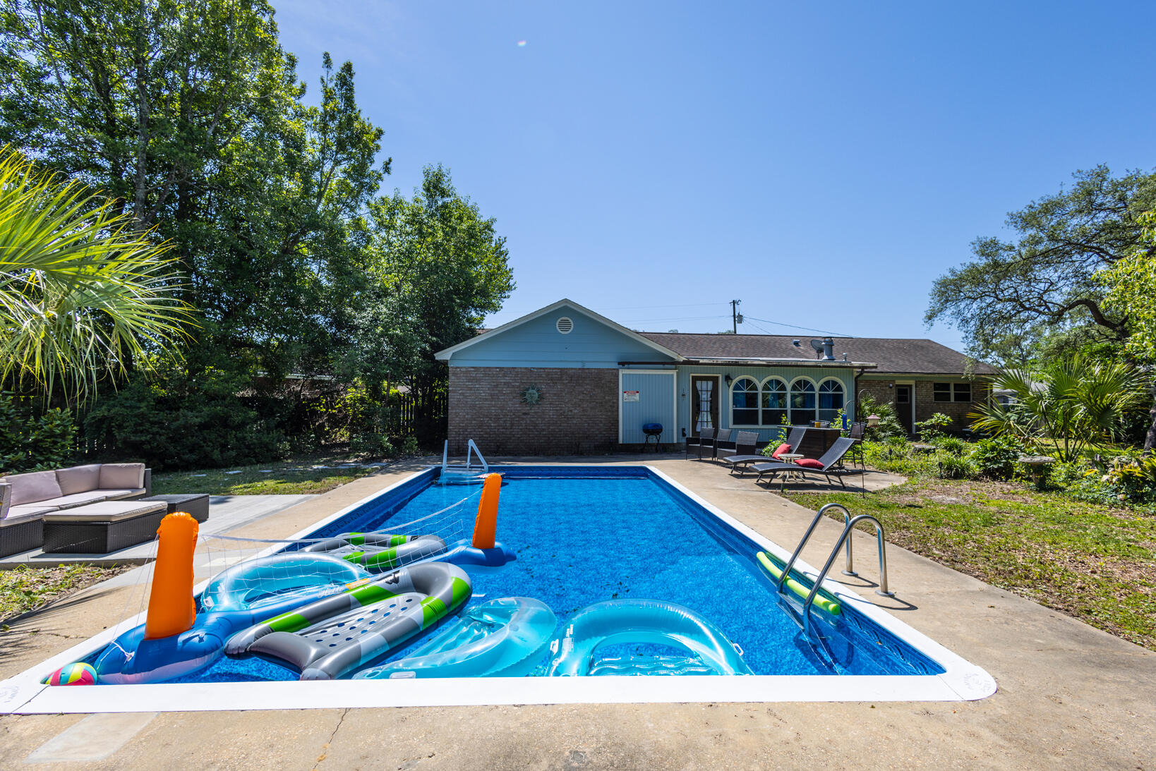 COLONIAL HEIGHTS - Residential Lease