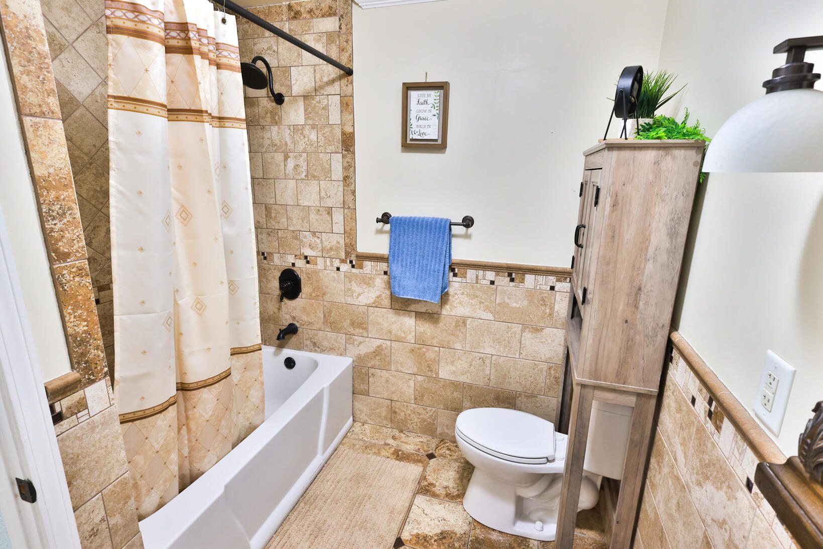 COLONIAL HEIGHTS - Residential Lease