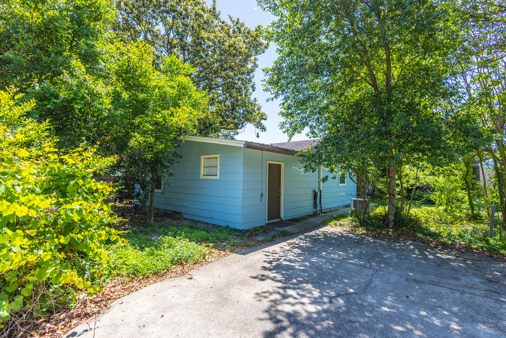 COLONIAL HEIGHTS - Residential Lease