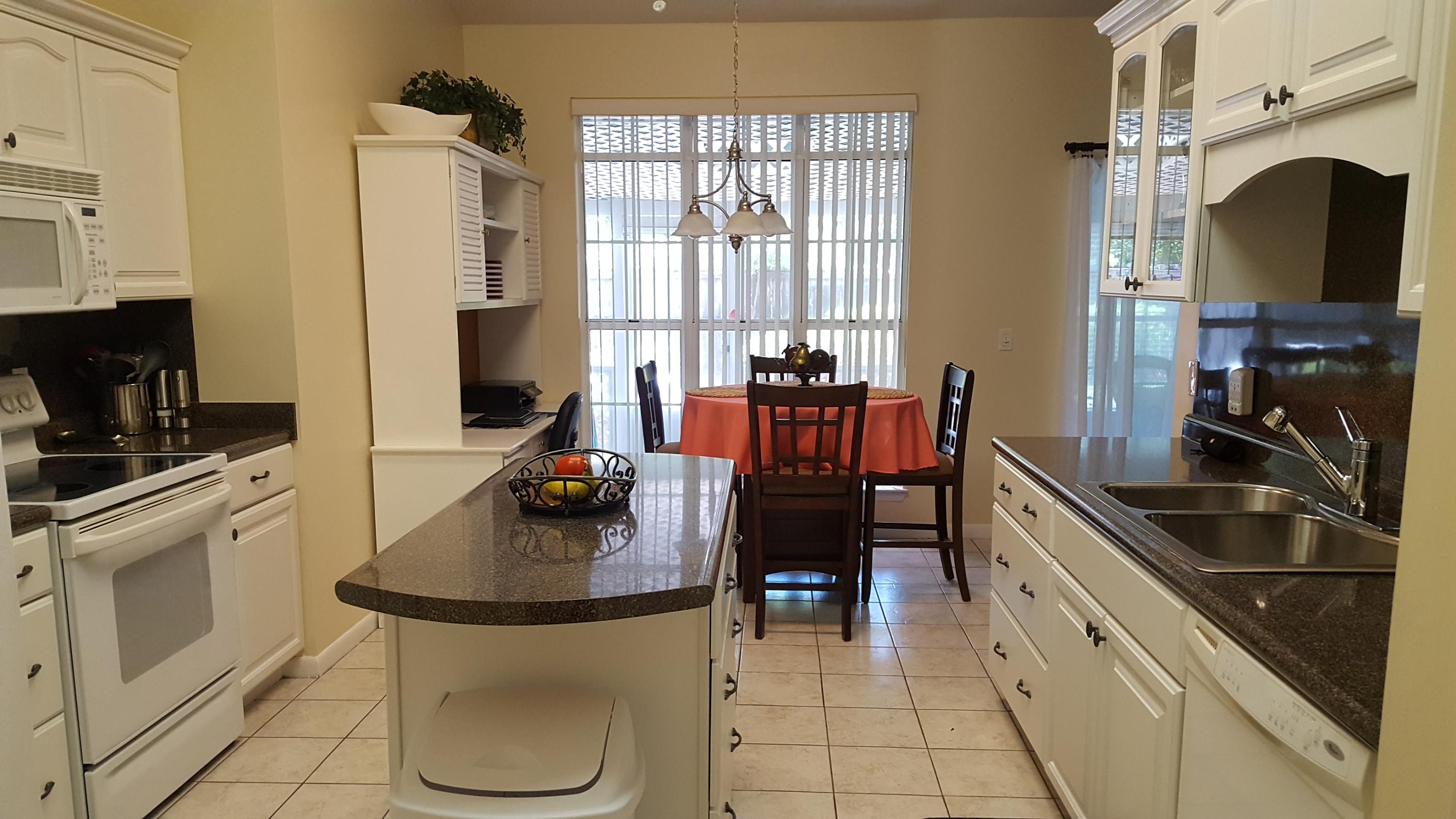 PARKWOOD COURT AT BLUEWATER BAY - Residential