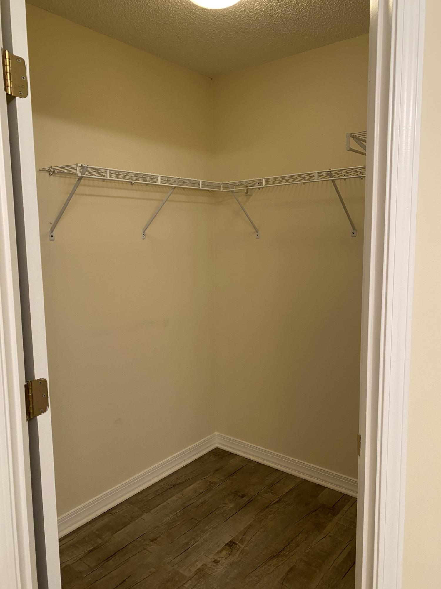 CREEKSIDE - Residential Lease