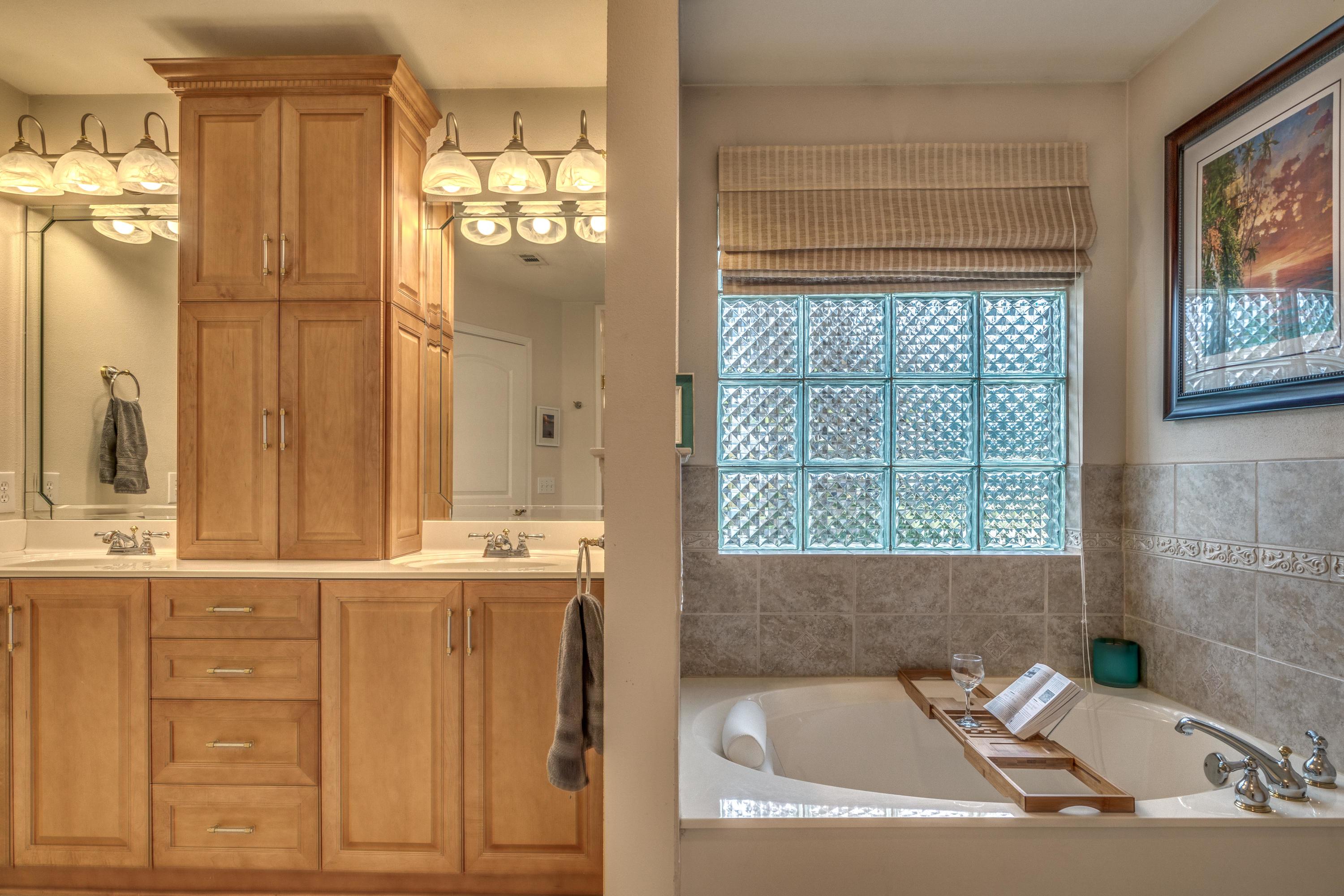 BISCAYNE POINTE - Residential