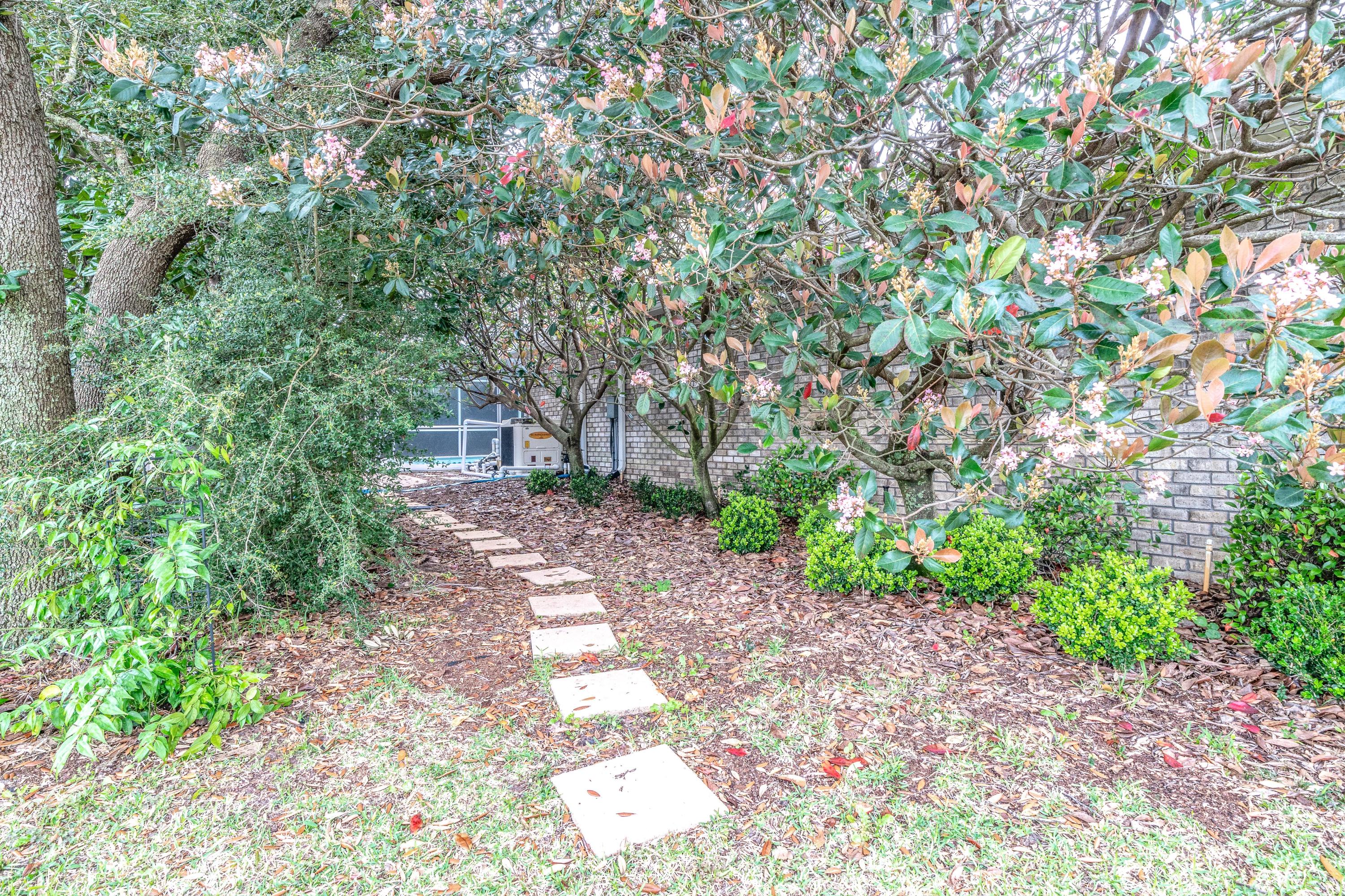 BISCAYNE POINTE - Residential