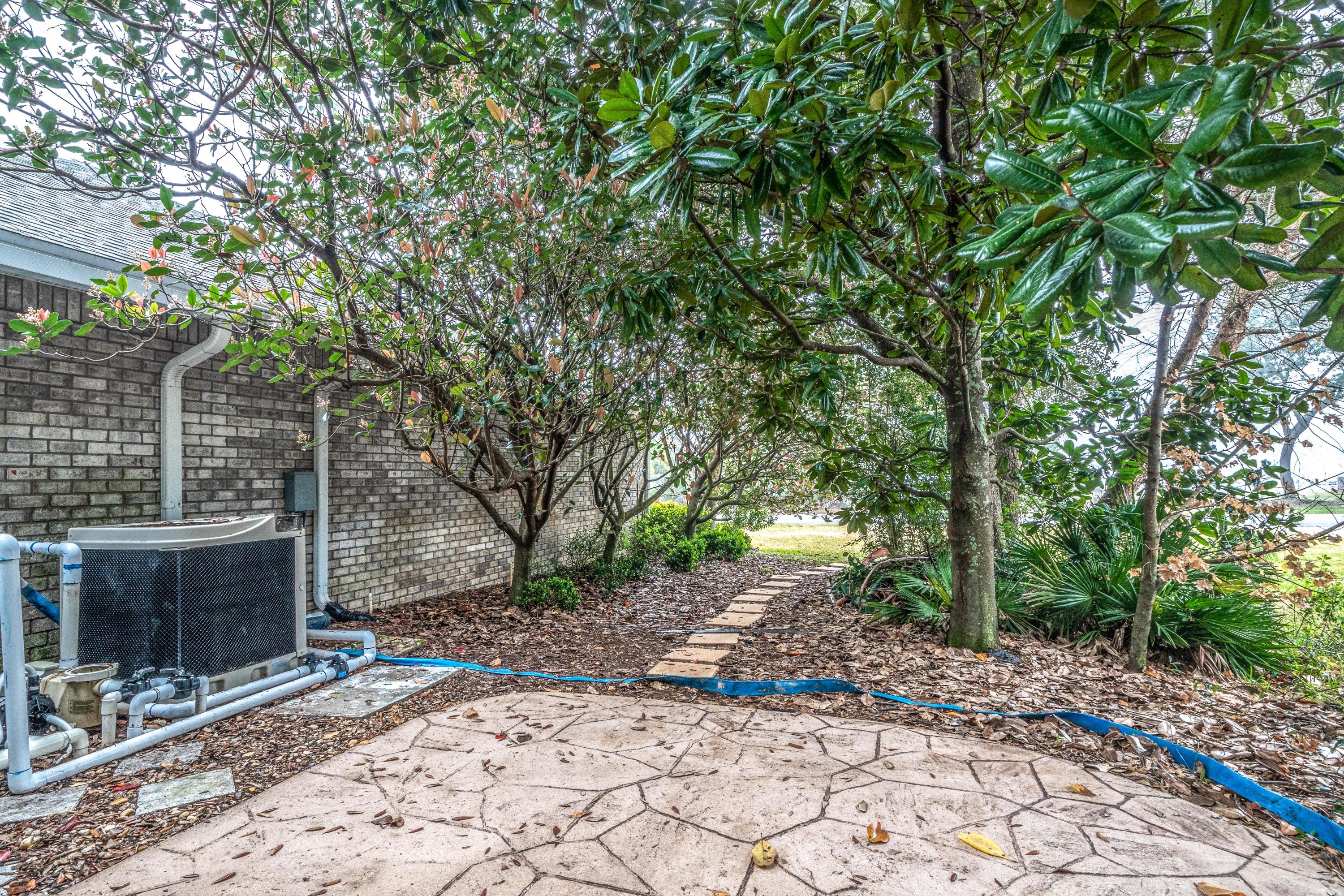 BISCAYNE POINTE - Residential