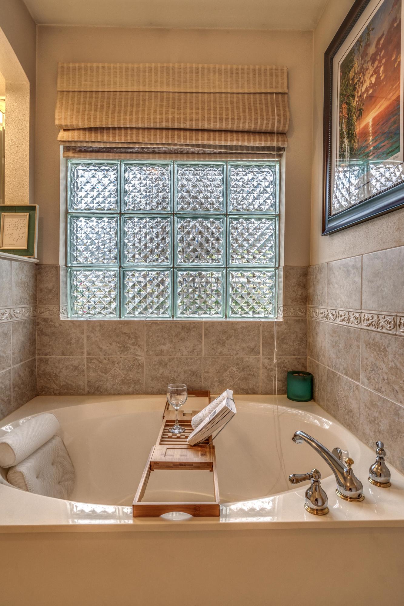 BISCAYNE POINTE - Residential