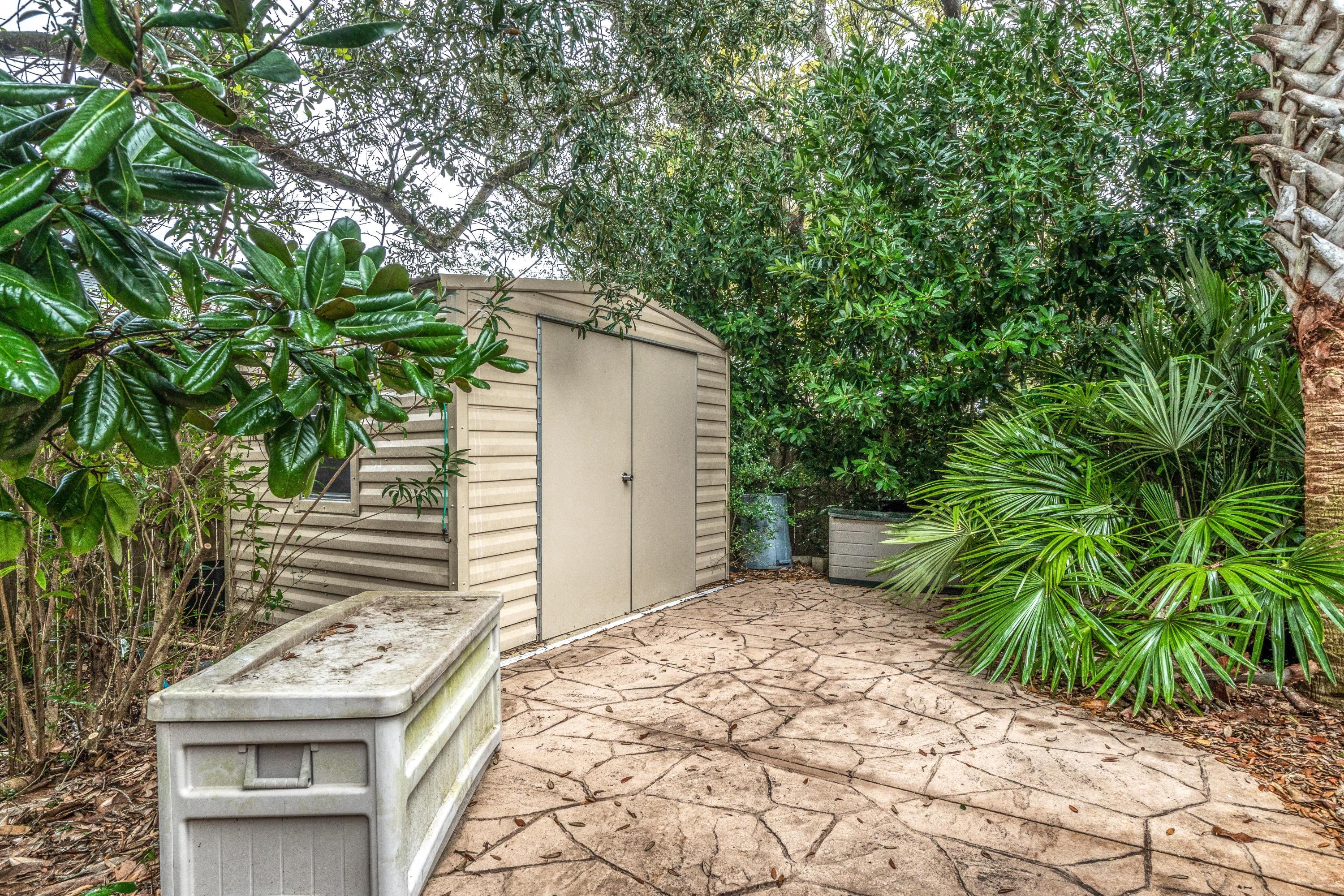 BISCAYNE POINTE - Residential