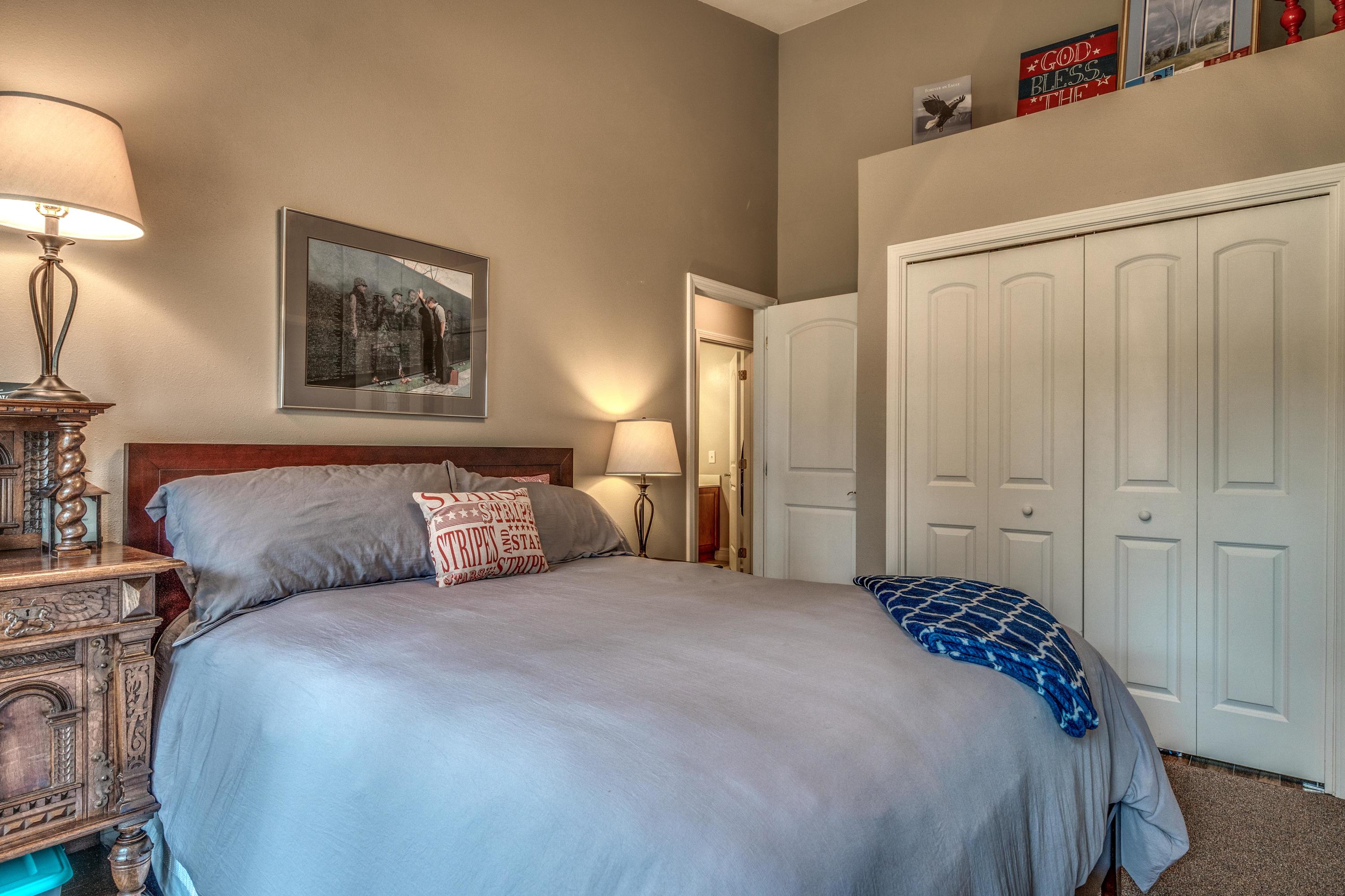 BISCAYNE POINTE - Residential