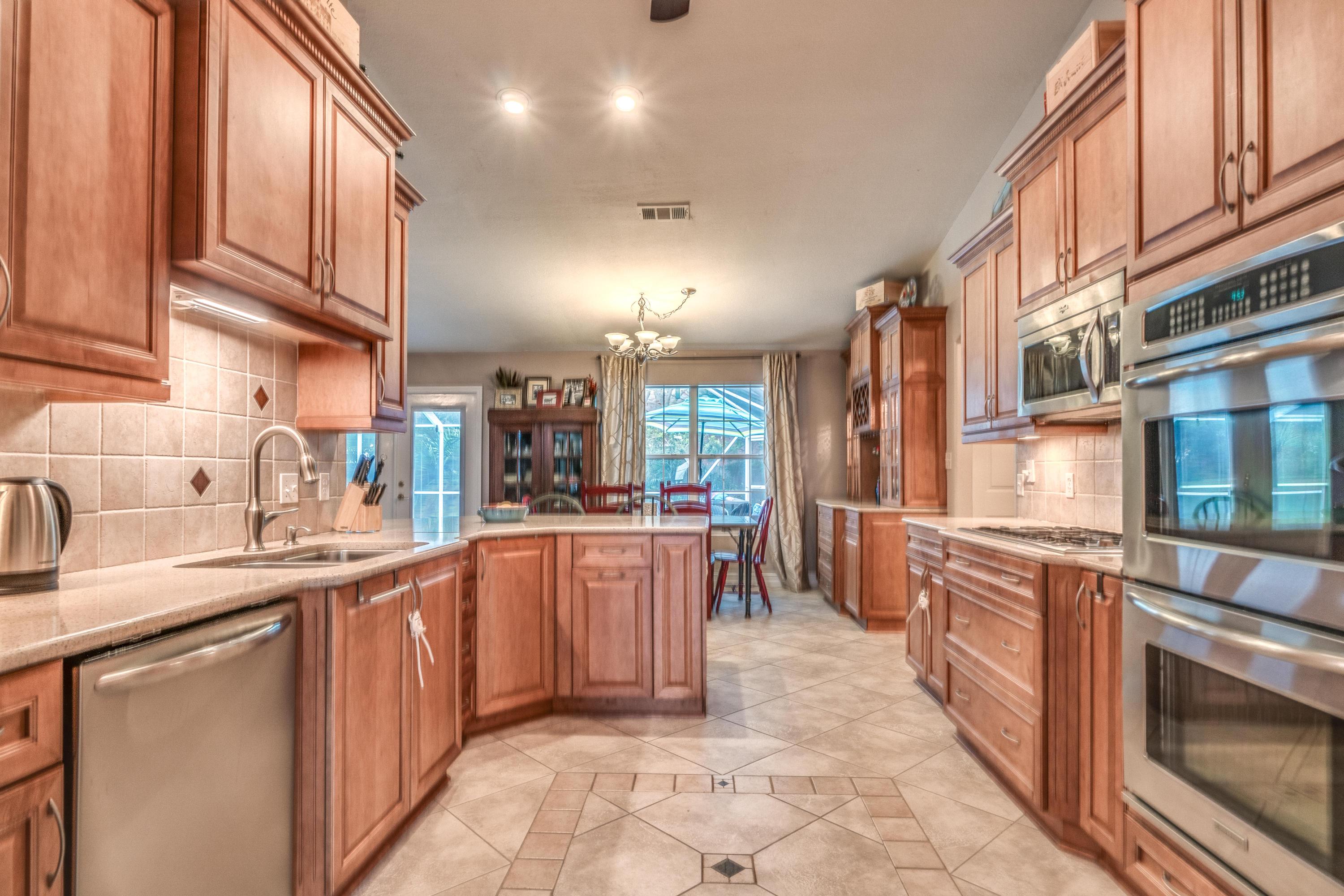 BISCAYNE POINTE - Residential