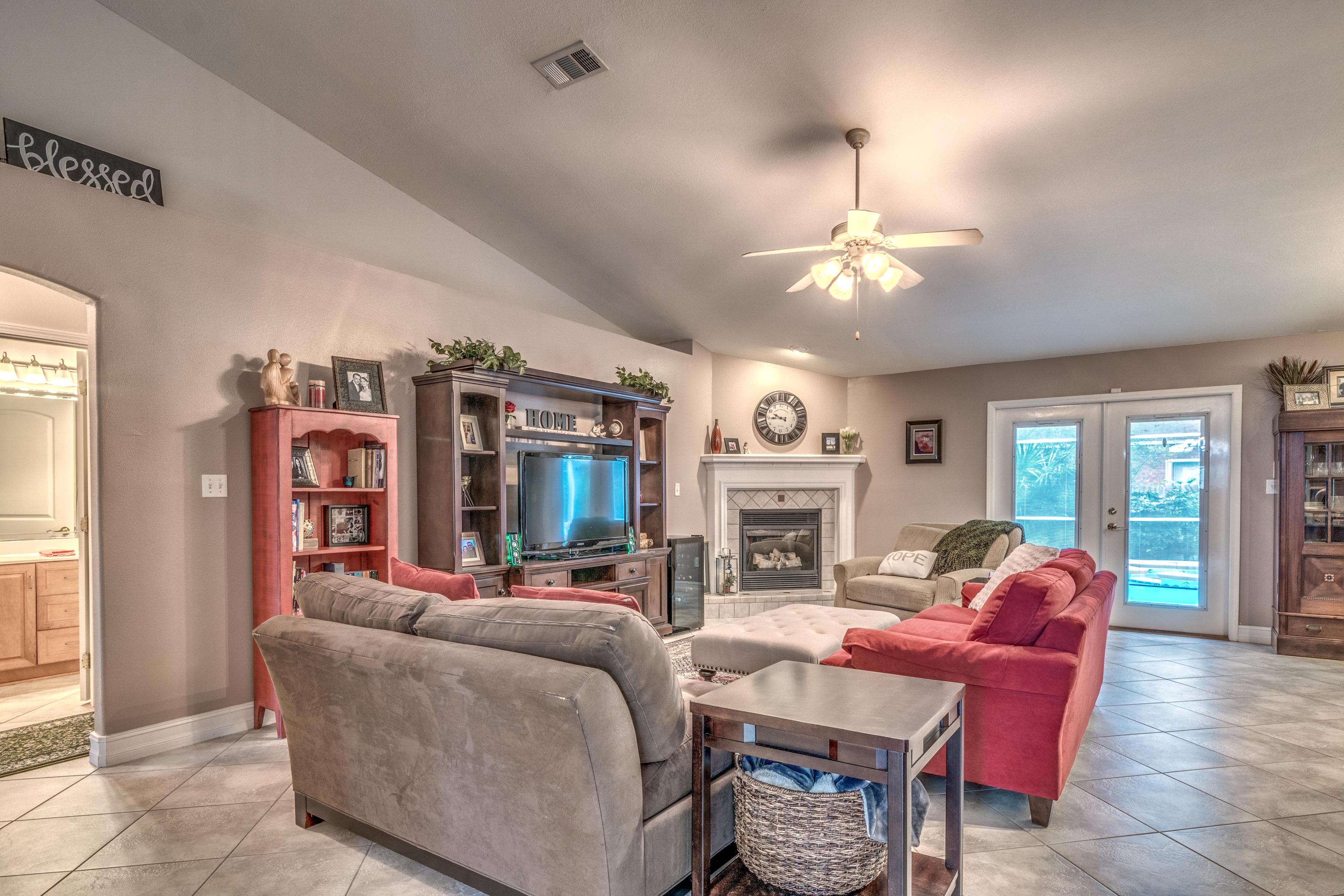 BISCAYNE POINTE - Residential