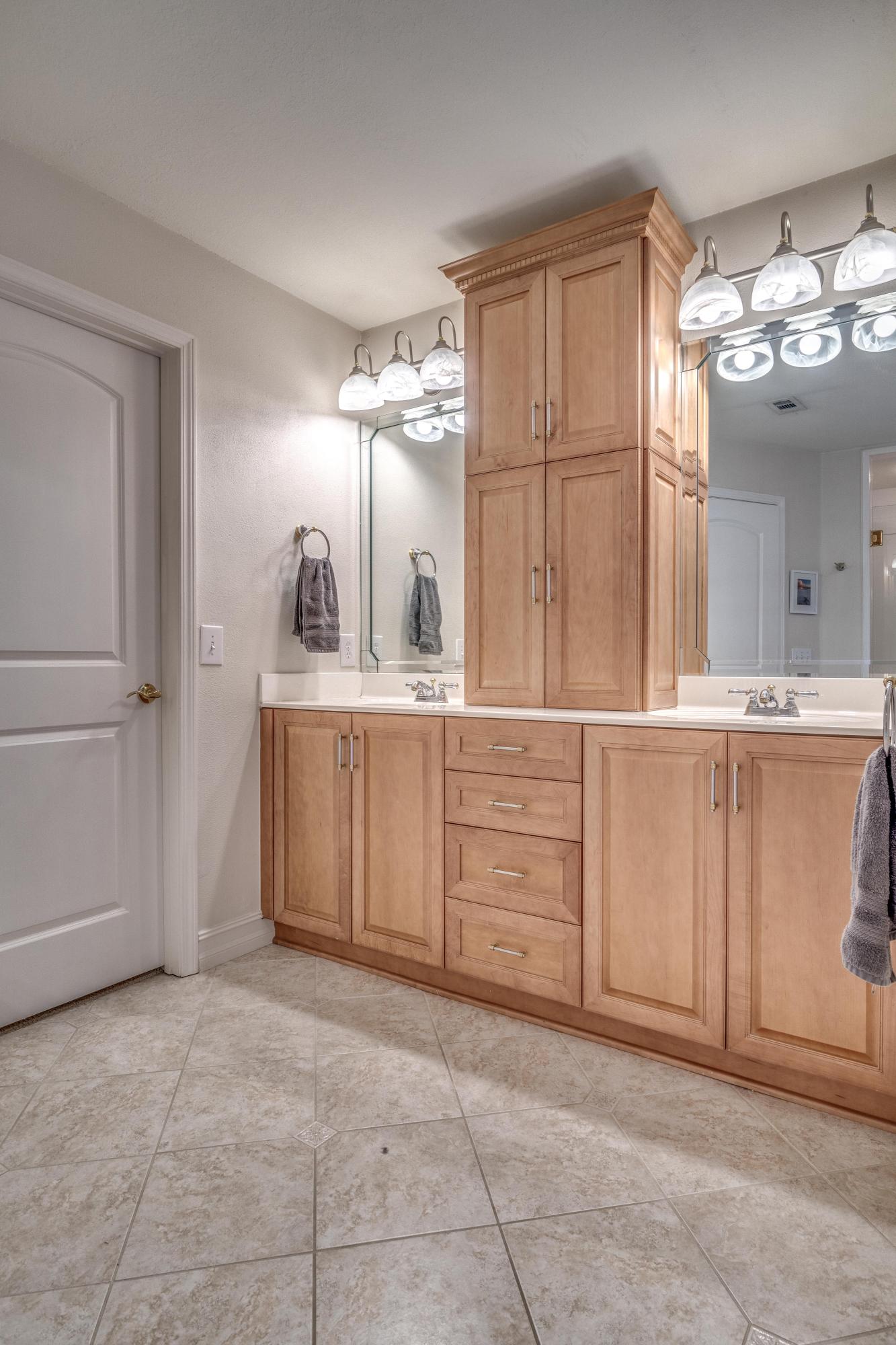 BISCAYNE POINTE - Residential