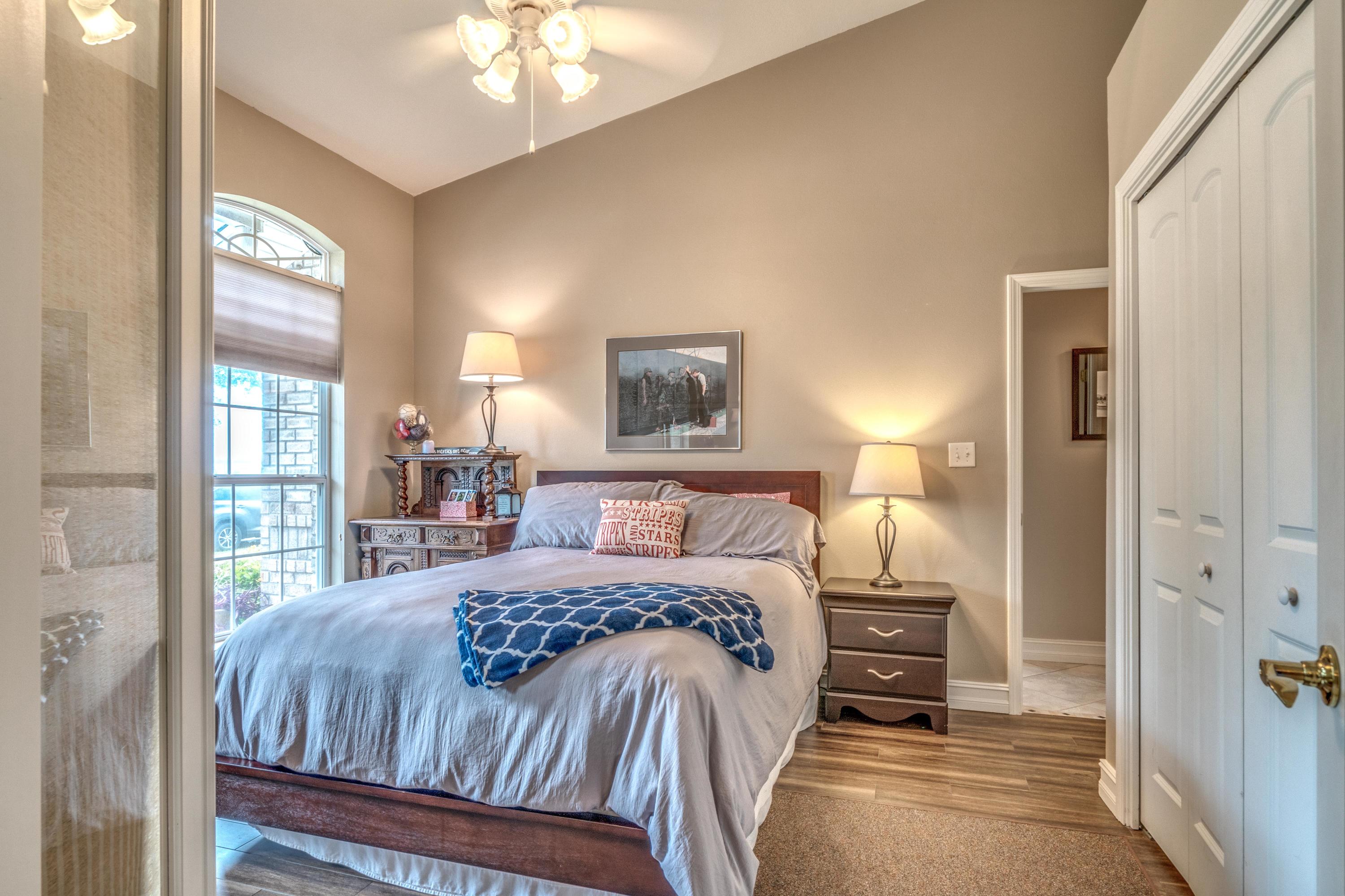 BISCAYNE POINTE - Residential