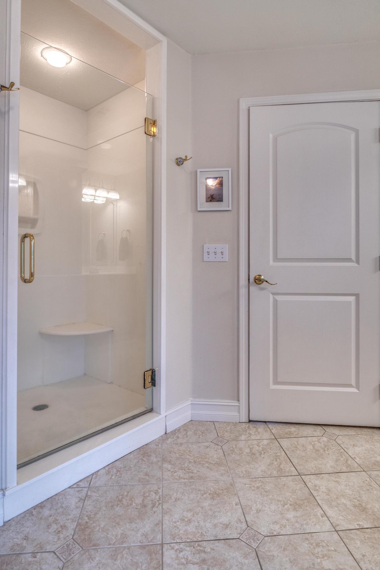 BISCAYNE POINTE - Residential