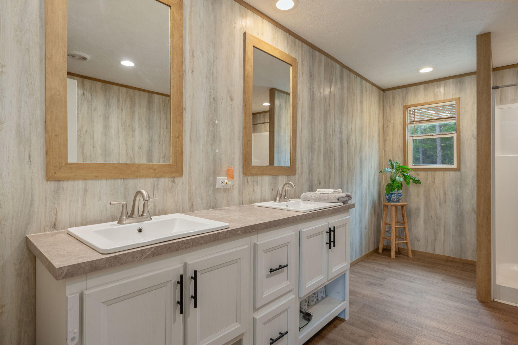 OAKWOOD HILLS UNIT V - Residential