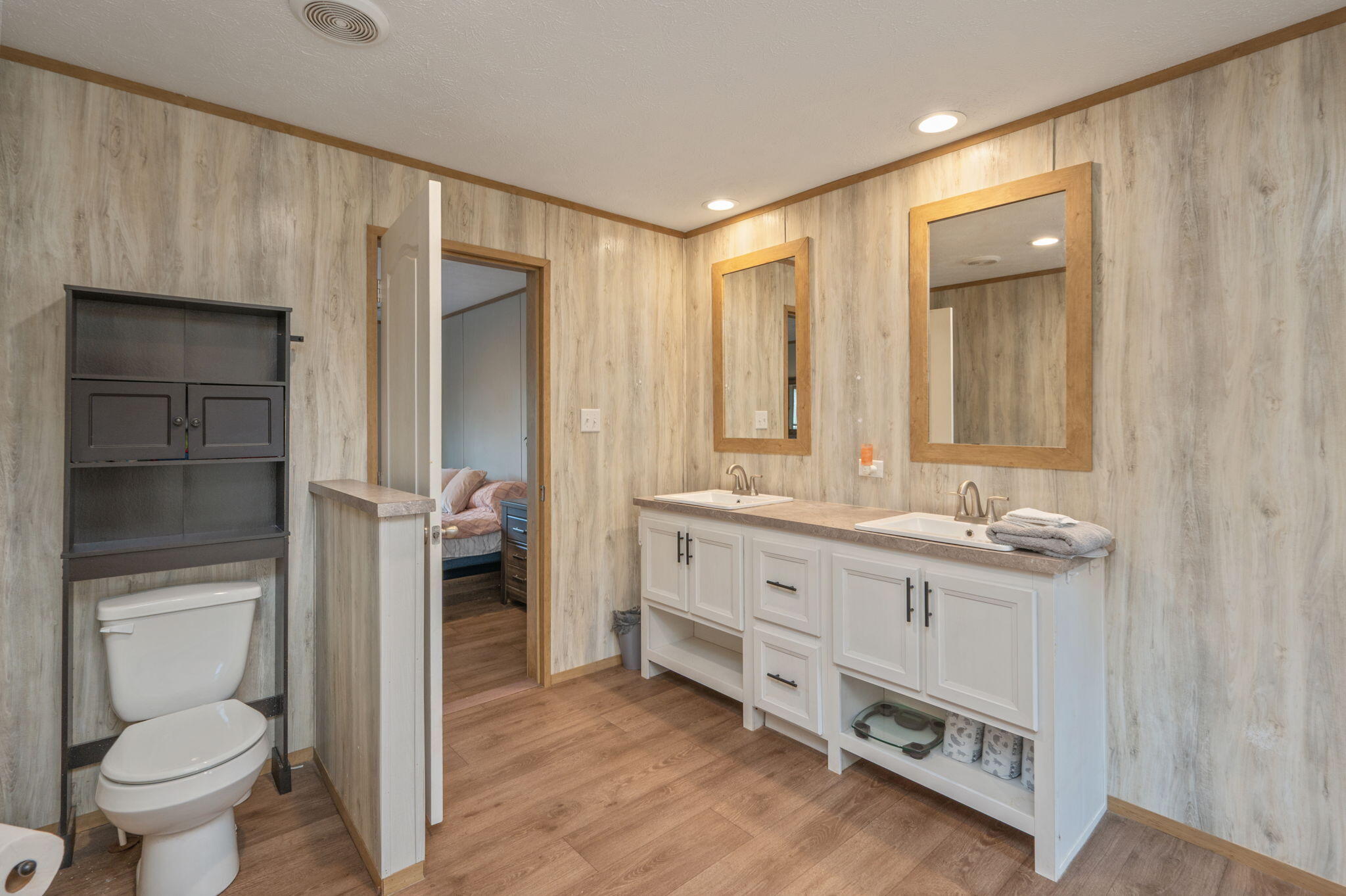 OAKWOOD HILLS UNIT V - Residential