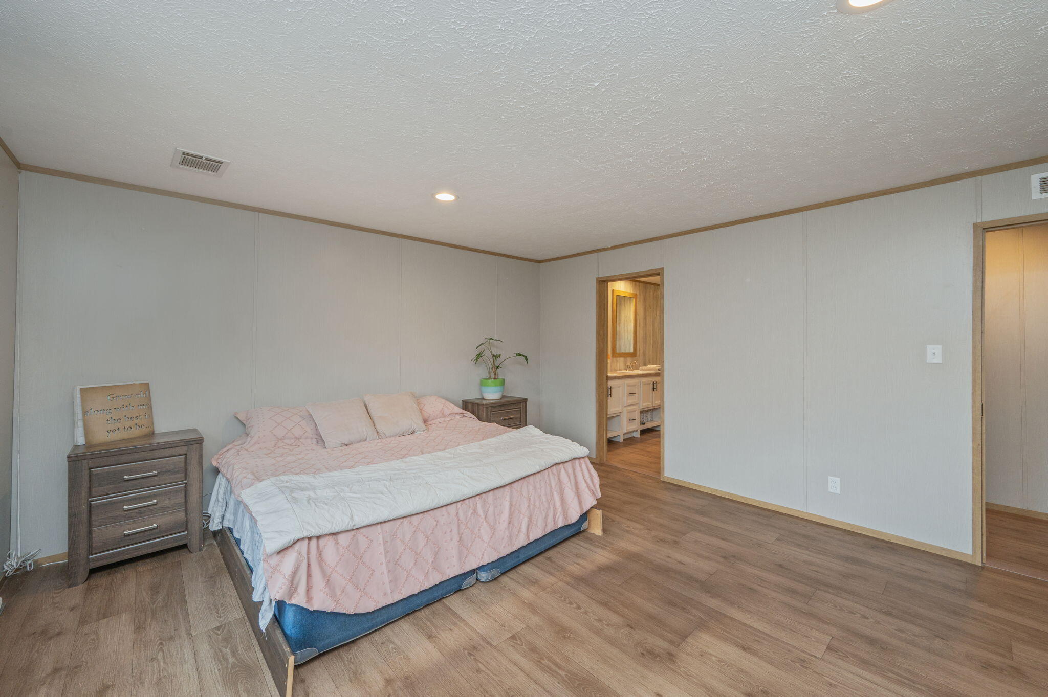 OAKWOOD HILLS UNIT V - Residential