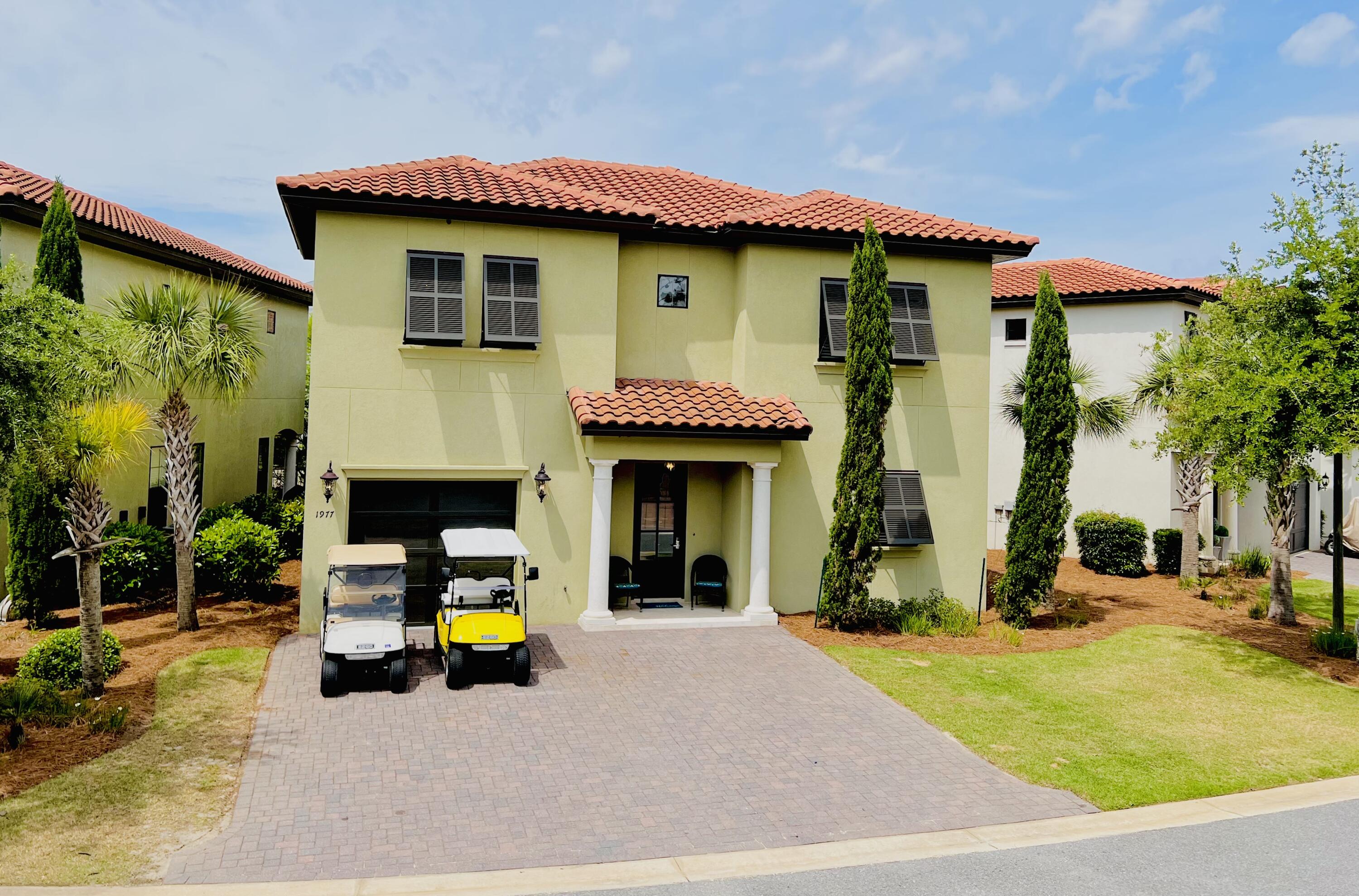 VILLA LAGO - Residential