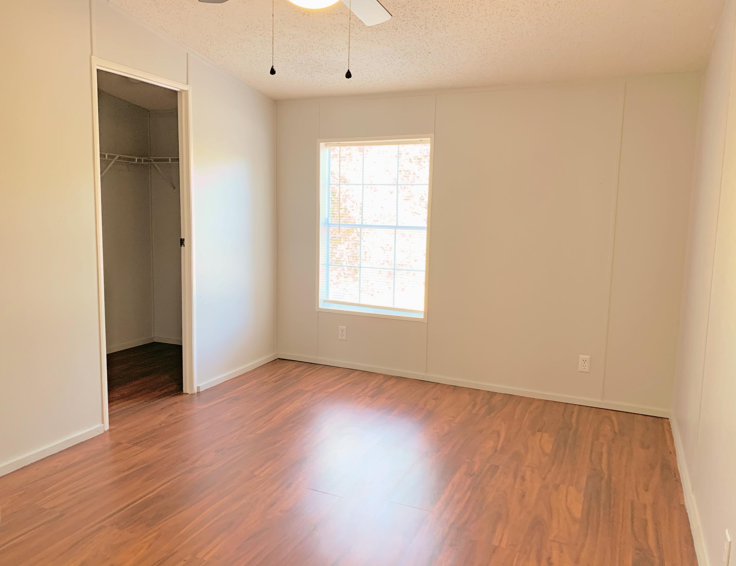 OAKWOOD LAKES ESTATES - Residential