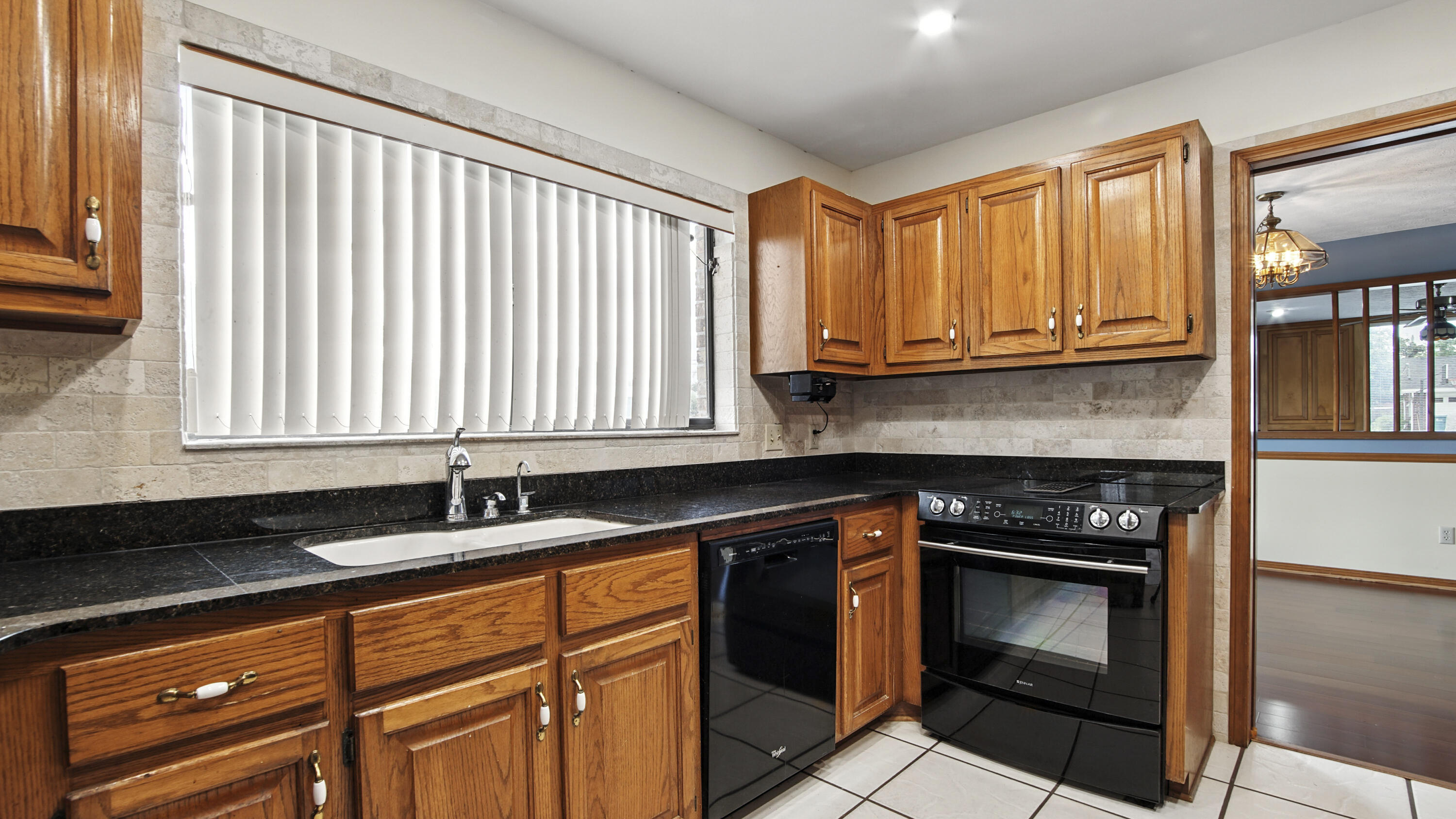COLLEGE POINT 1ST ADDN - Residential