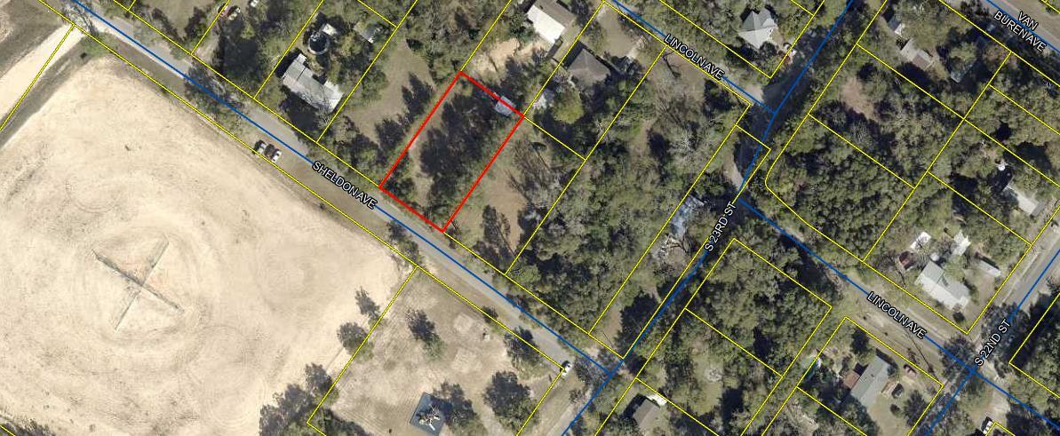 Unlock the chance to create exactly what you've been dreaming of right in the heart of town. This rare in-city lot offers the perfect blend of convenience and potential with the ability to walk or bike to schools, shopping, and local favorites while enjoying the charm of an established neighborhood. With city utilities available, building is a breeze and gives you the freedom to design your ideal home, investment property, or future retreat..