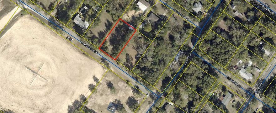 Unlock the chance to create exactly what you've been dreaming of right in the heart of town. This rare in-city lot offers the perfect blend of convenience and potential with the ability to walk or bike to schools, shopping, and local favorites while enjoying the charm of an established neighborhood.
