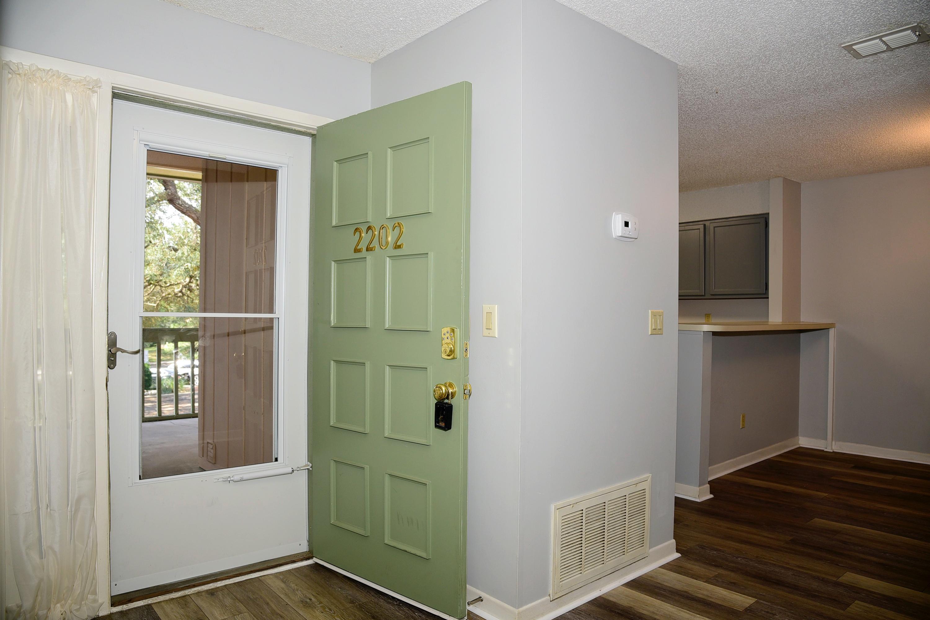 GARDEN OAKS CONDO - Residential Lease