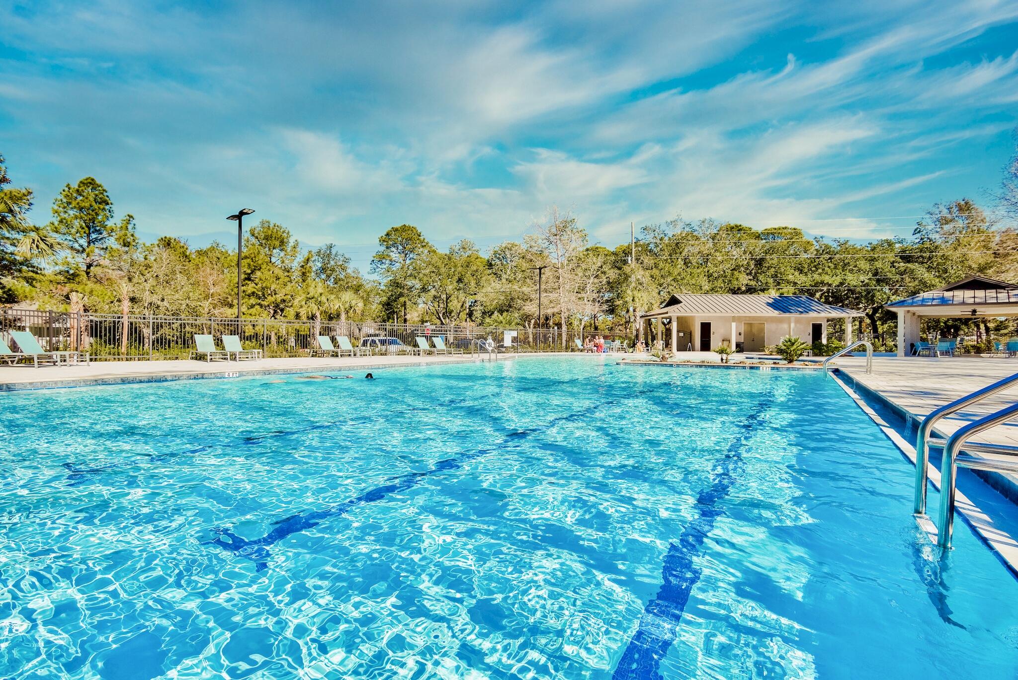 BUNGALOS AT SANDESTIN - Residential