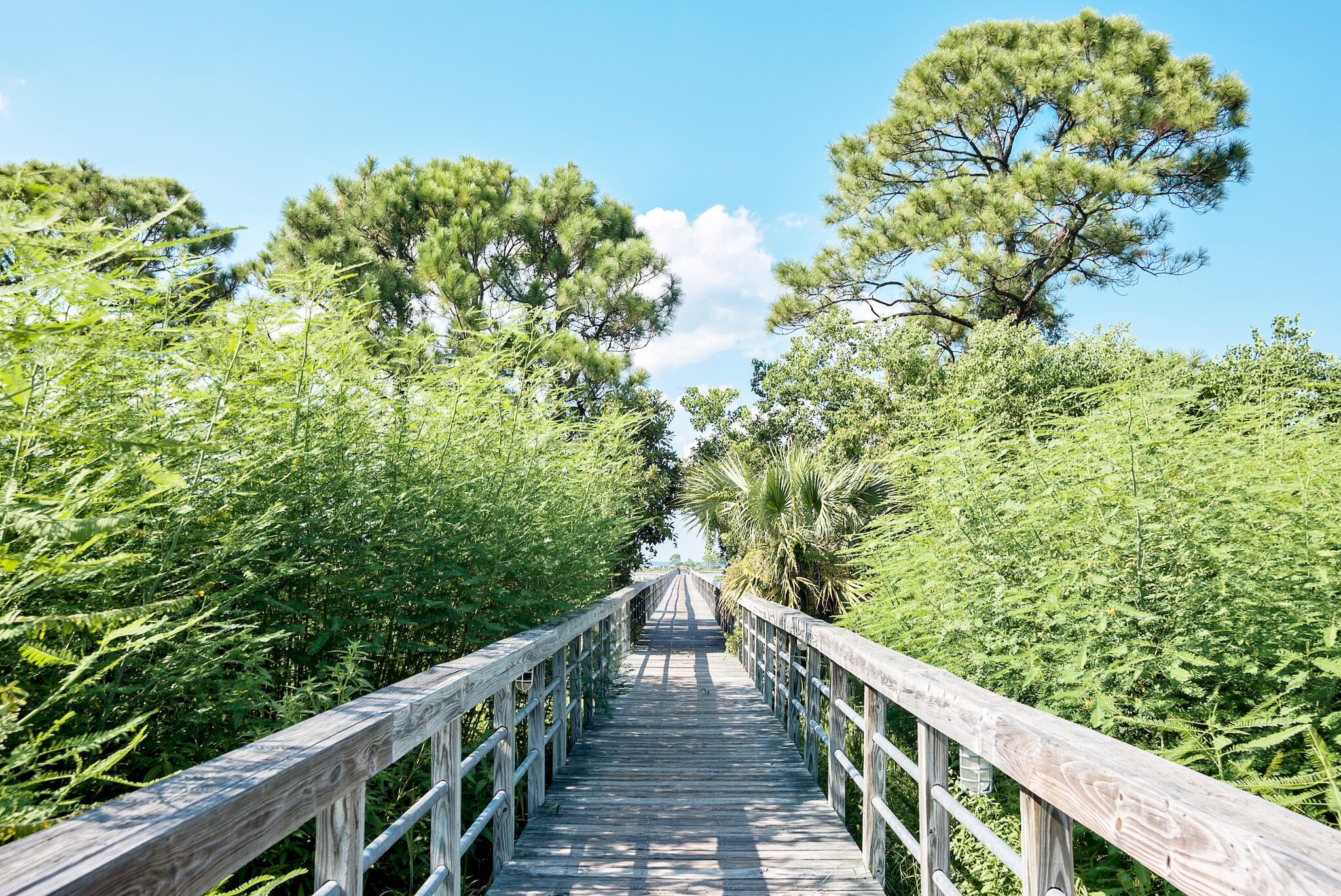 BUNGALOS AT SANDESTIN - Residential