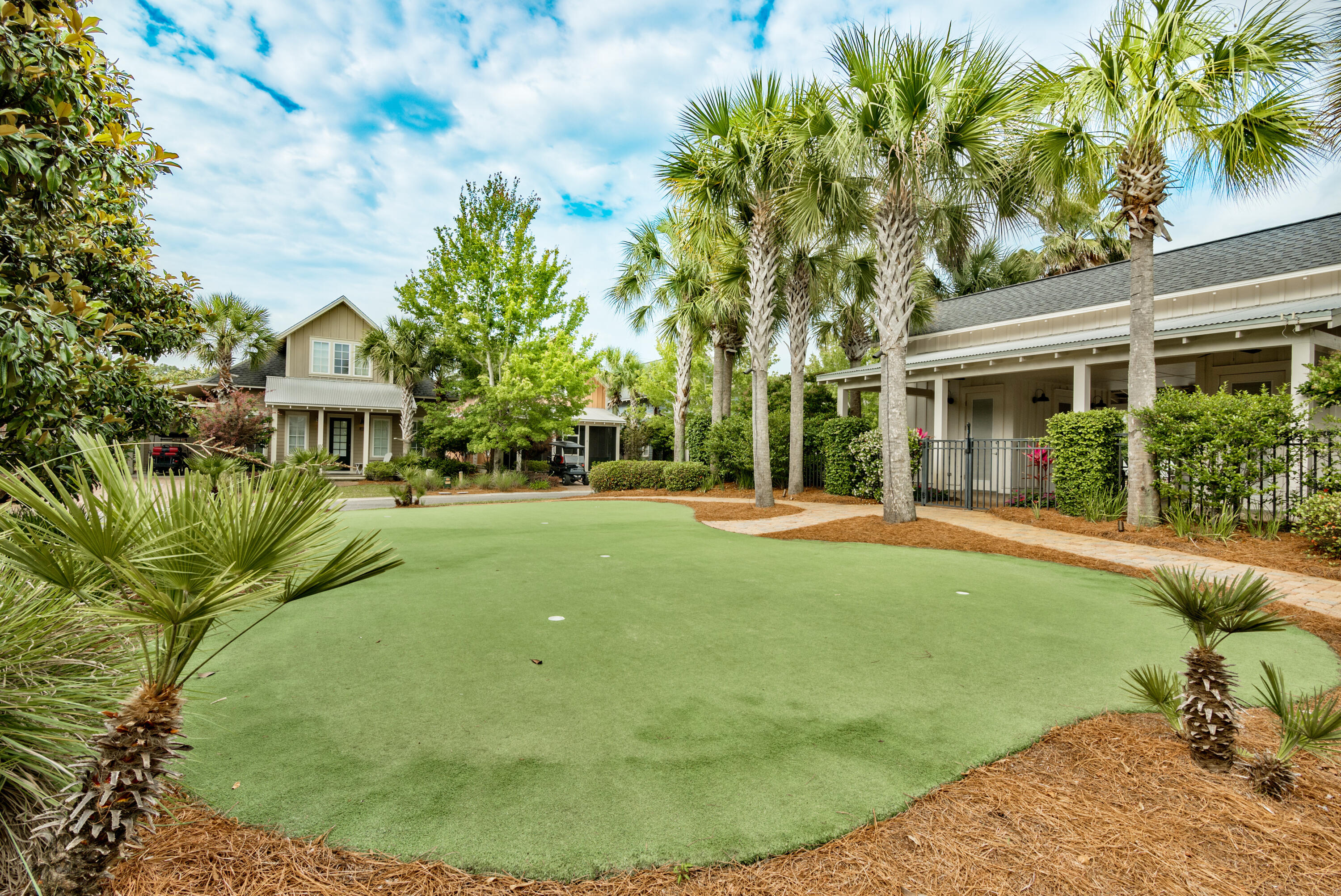 BUNGALOS AT SANDESTIN - Residential