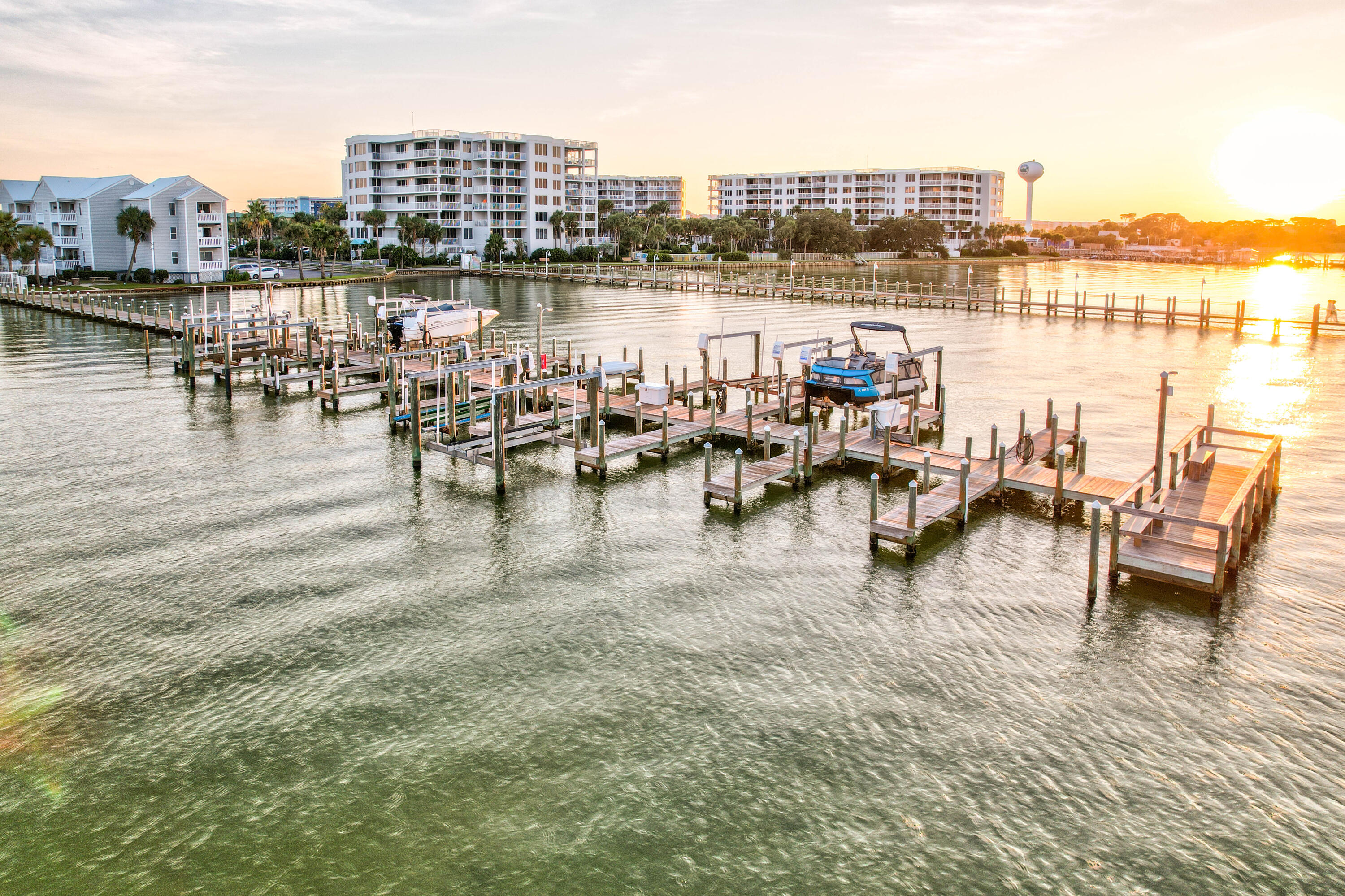 HERMITAGE CONDOMINIUM - Residential