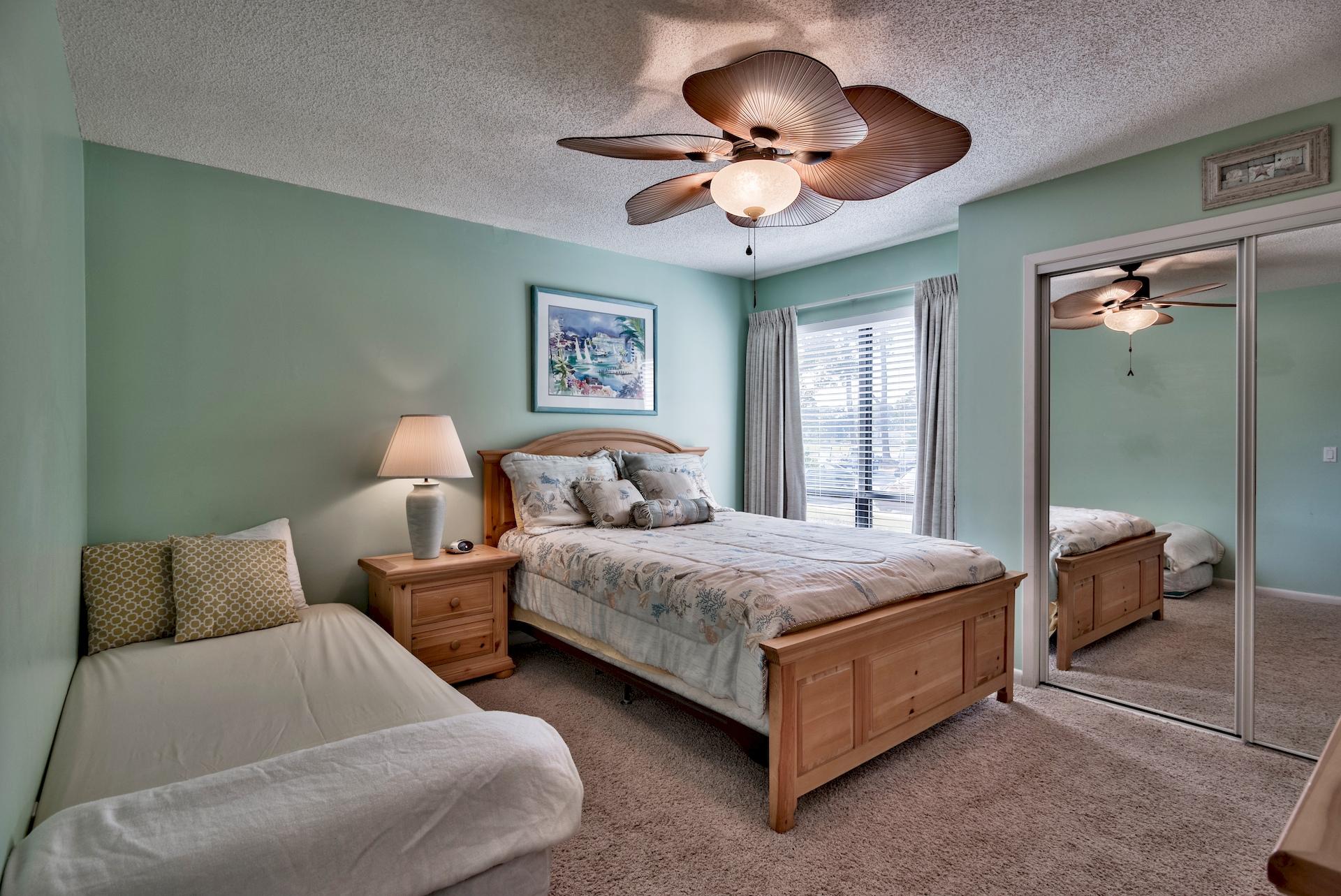 HARBOUR POINT CONDO - Residential