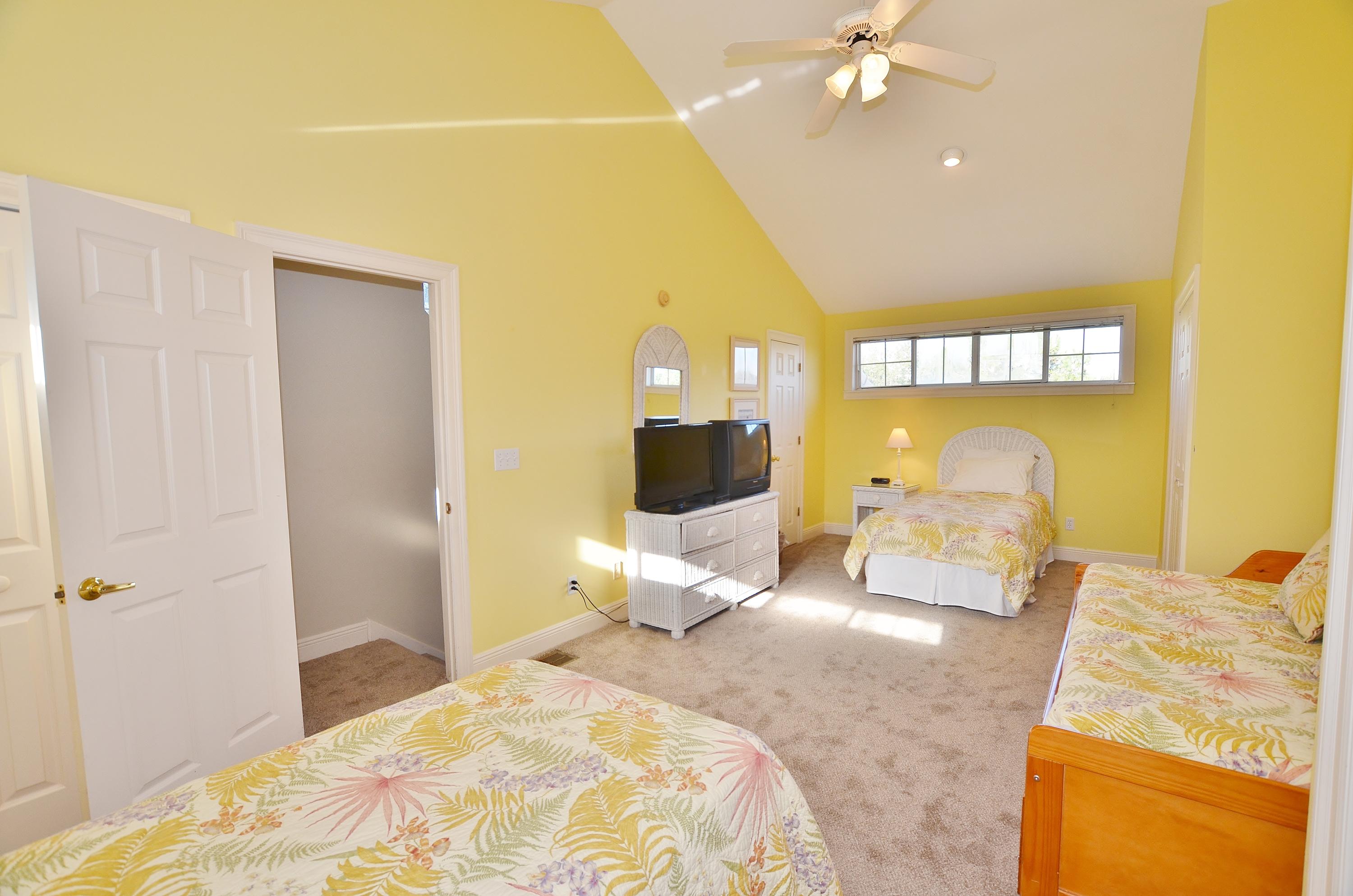 VANTAGE POINTE - Residential Lease
