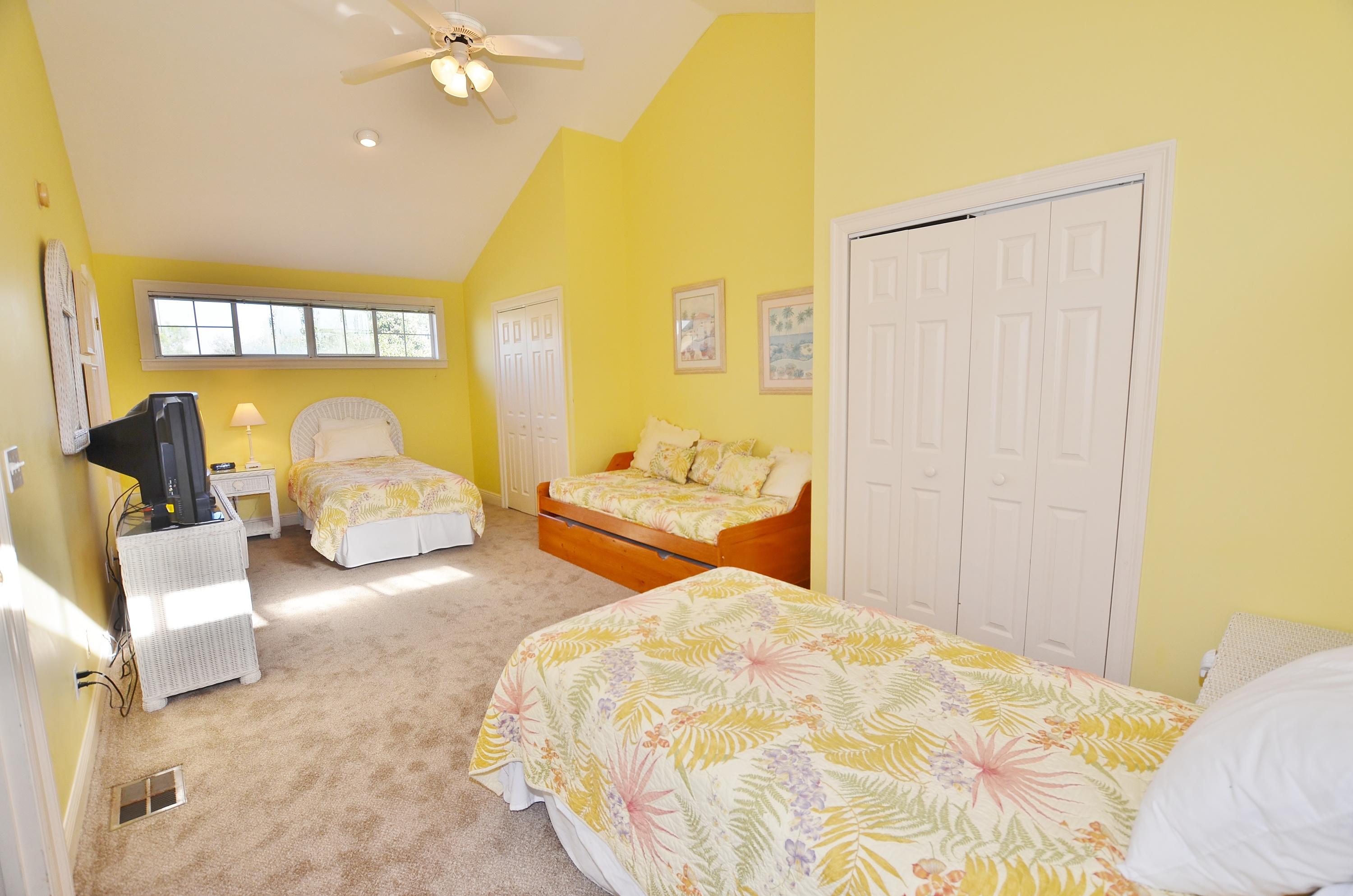 VANTAGE POINTE - Residential Lease