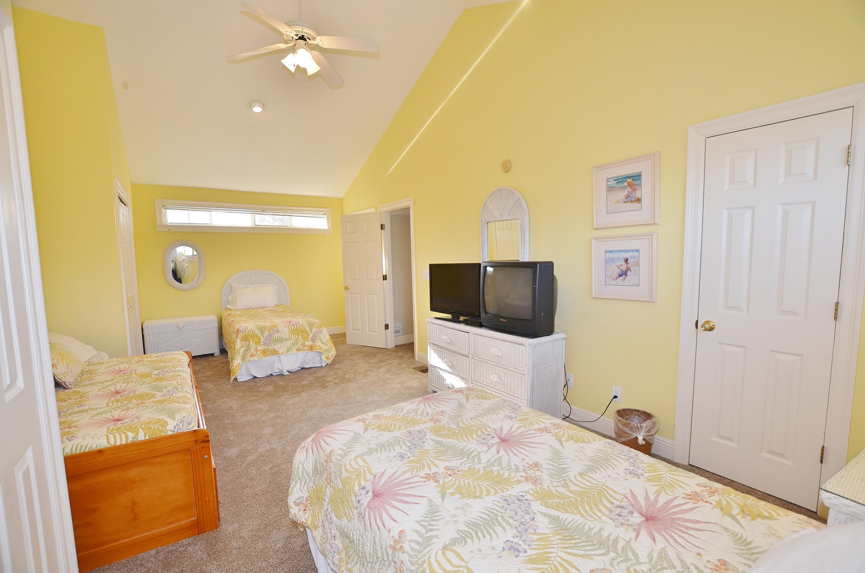 VANTAGE POINTE - Residential Lease