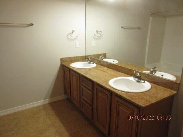 MERIDIAN SQUARE T/H - Residential Lease