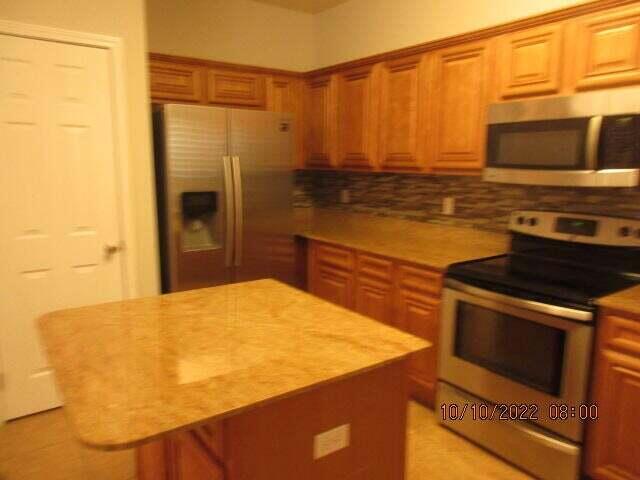 MERIDIAN SQUARE T/H - Residential Lease