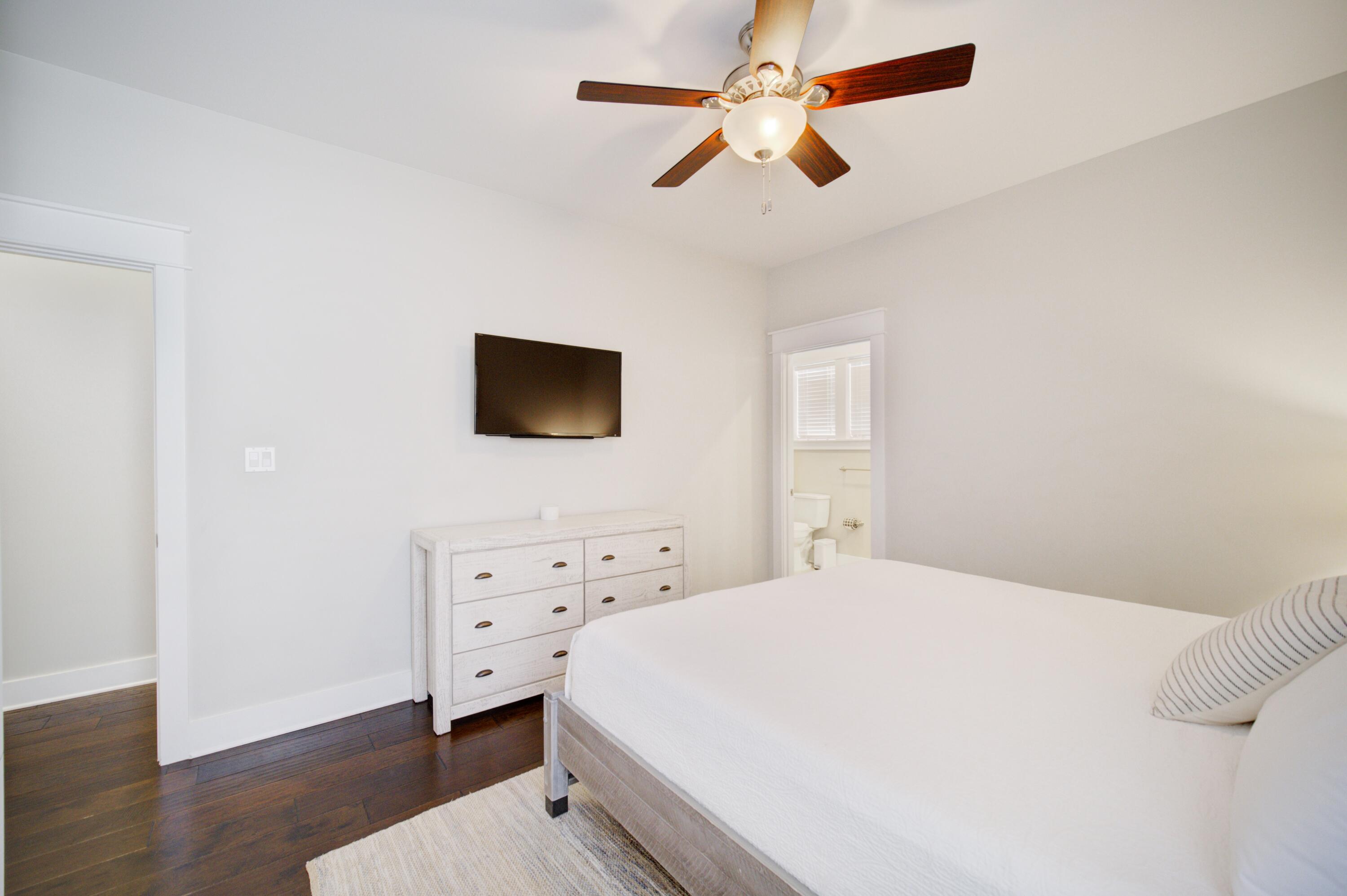 FOREST LAKES - Residential