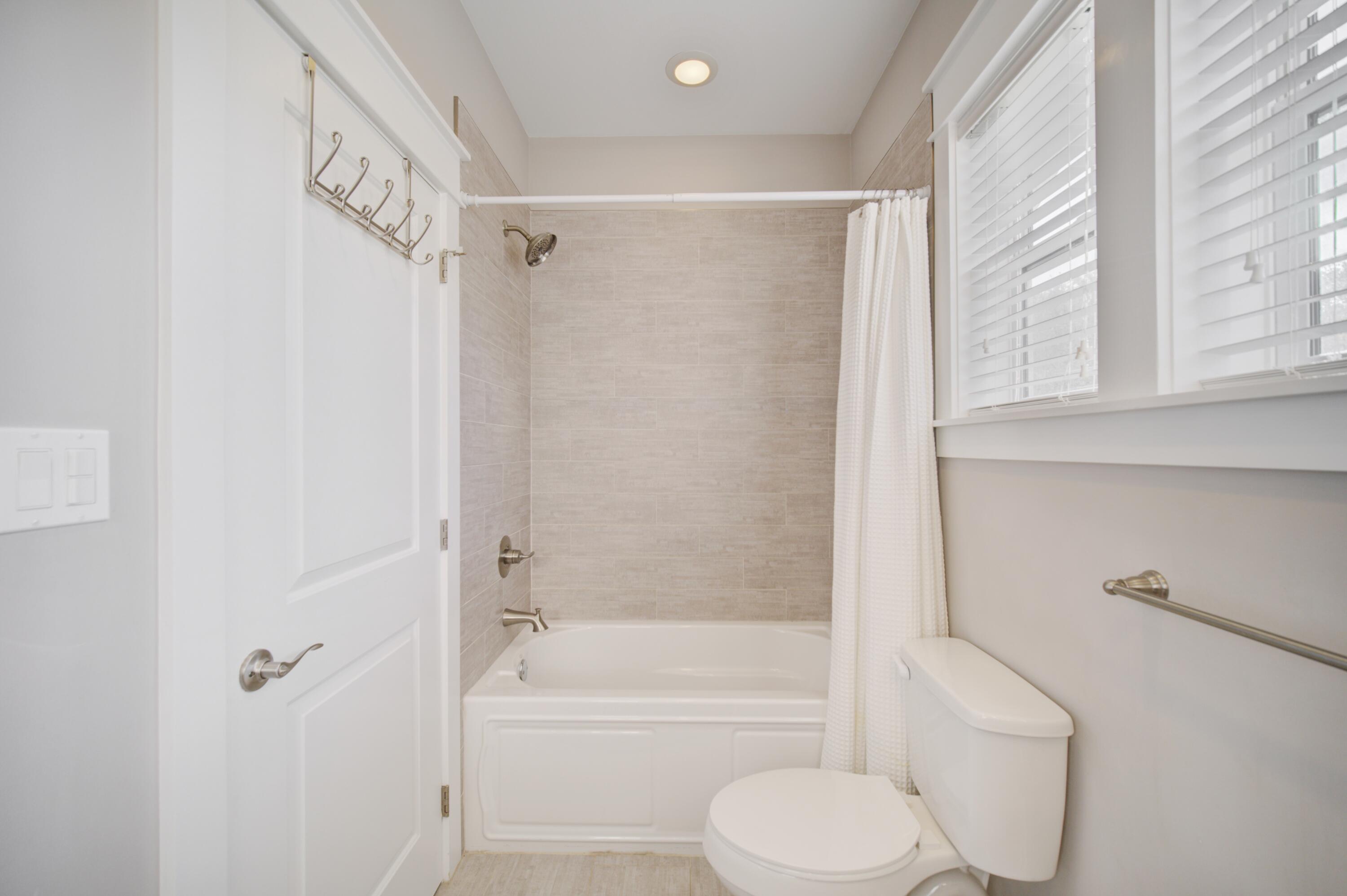 FOREST LAKES - Residential