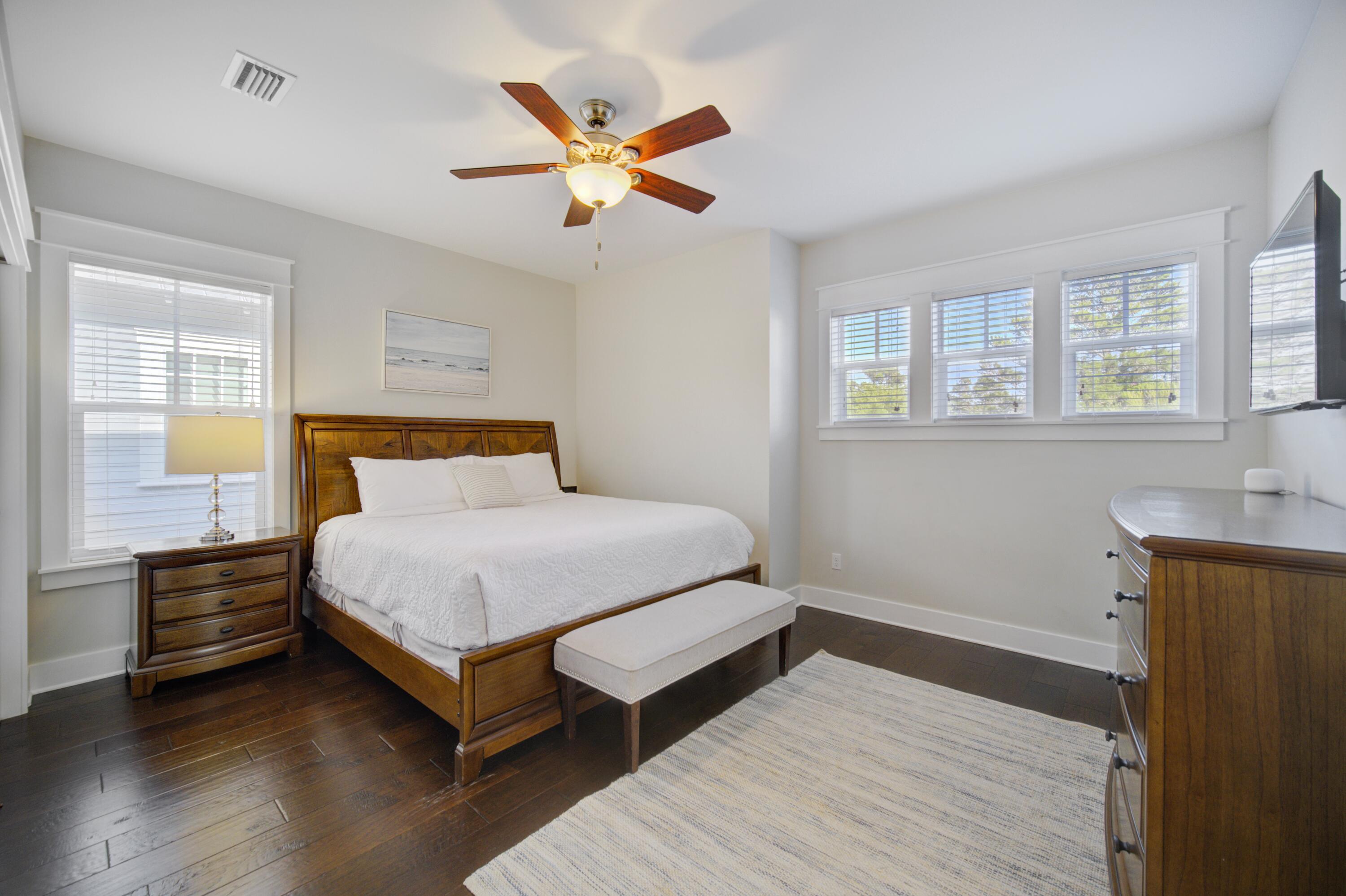 FOREST LAKES - Residential