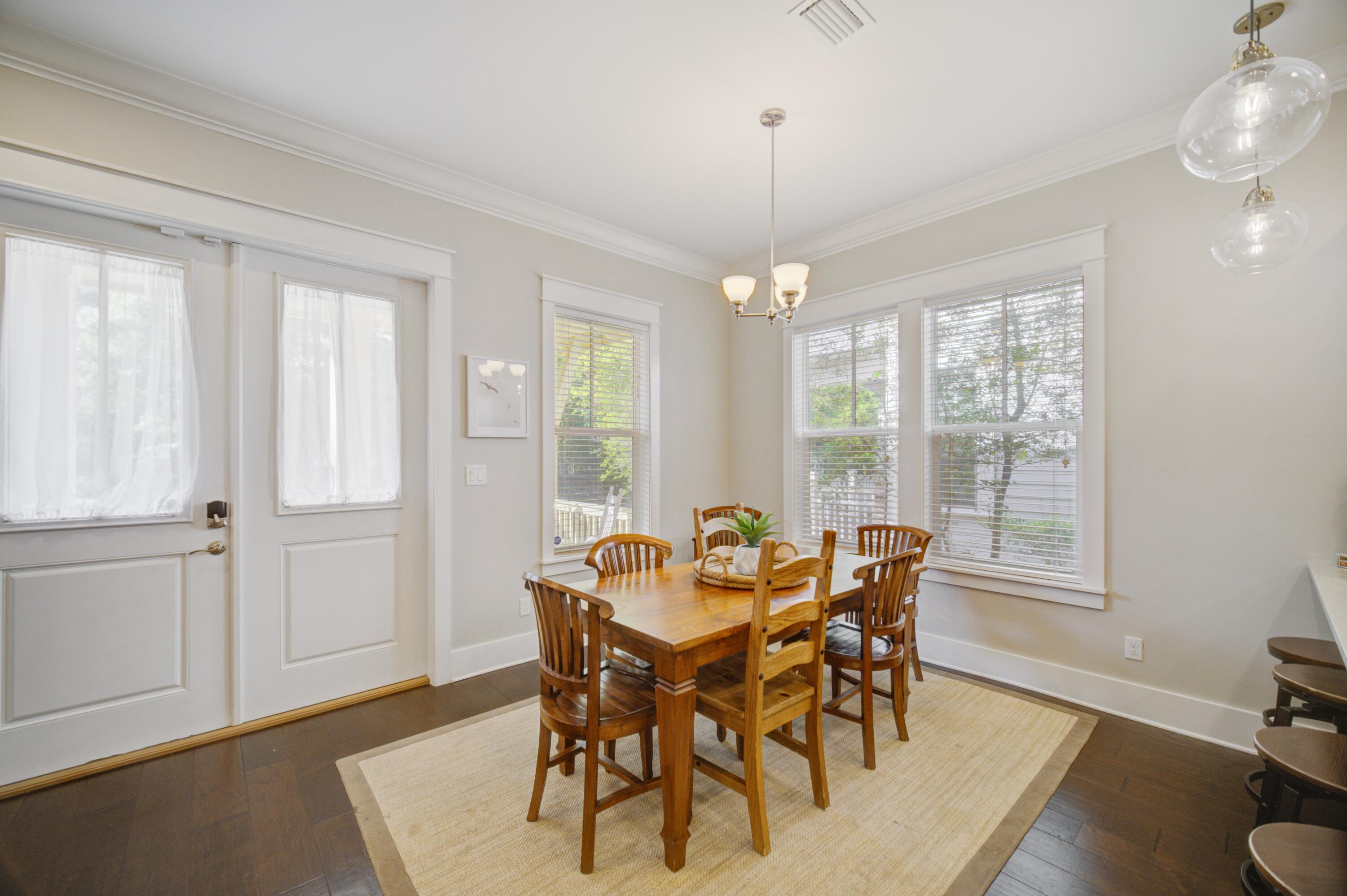 FOREST LAKES - Residential